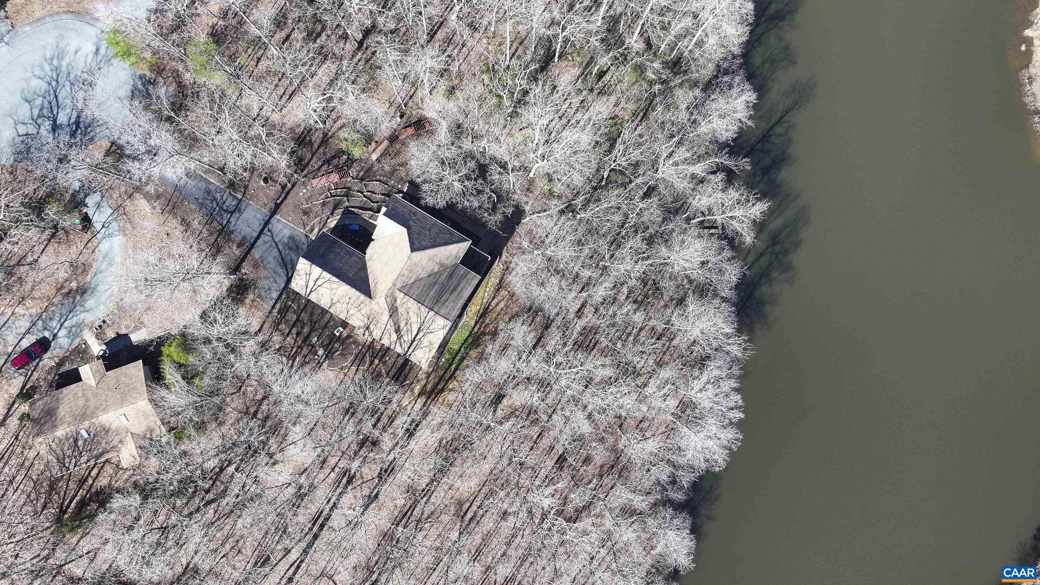 LAKE MONTICELLO - Residential