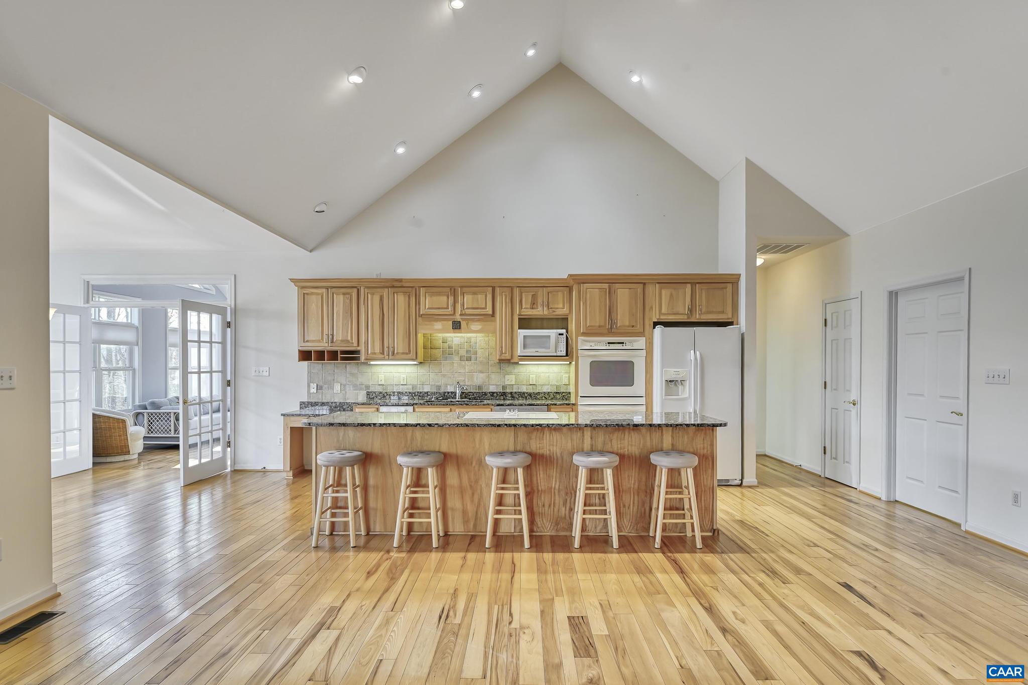 LAKE MONTICELLO - Residential