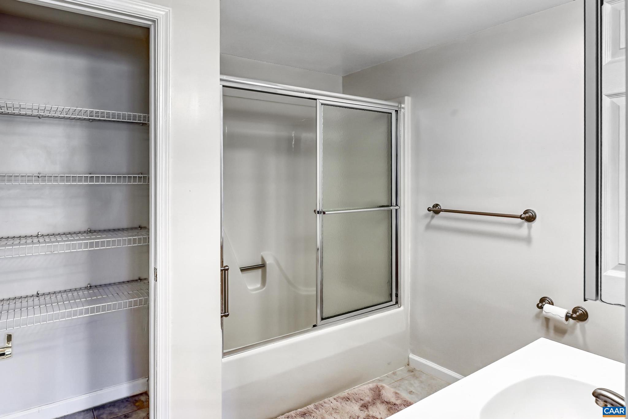 LAKE MONTICELLO - Residential