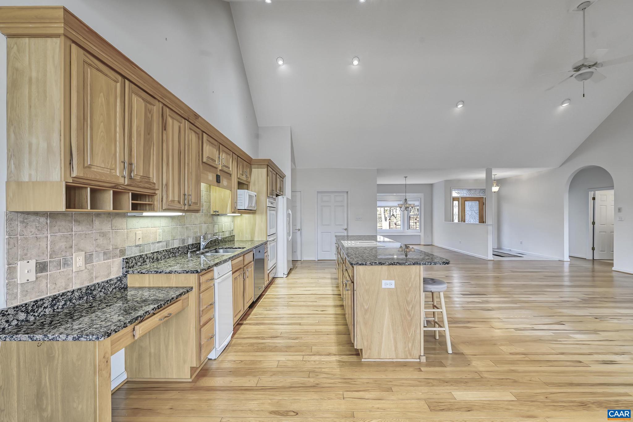 LAKE MONTICELLO - Residential