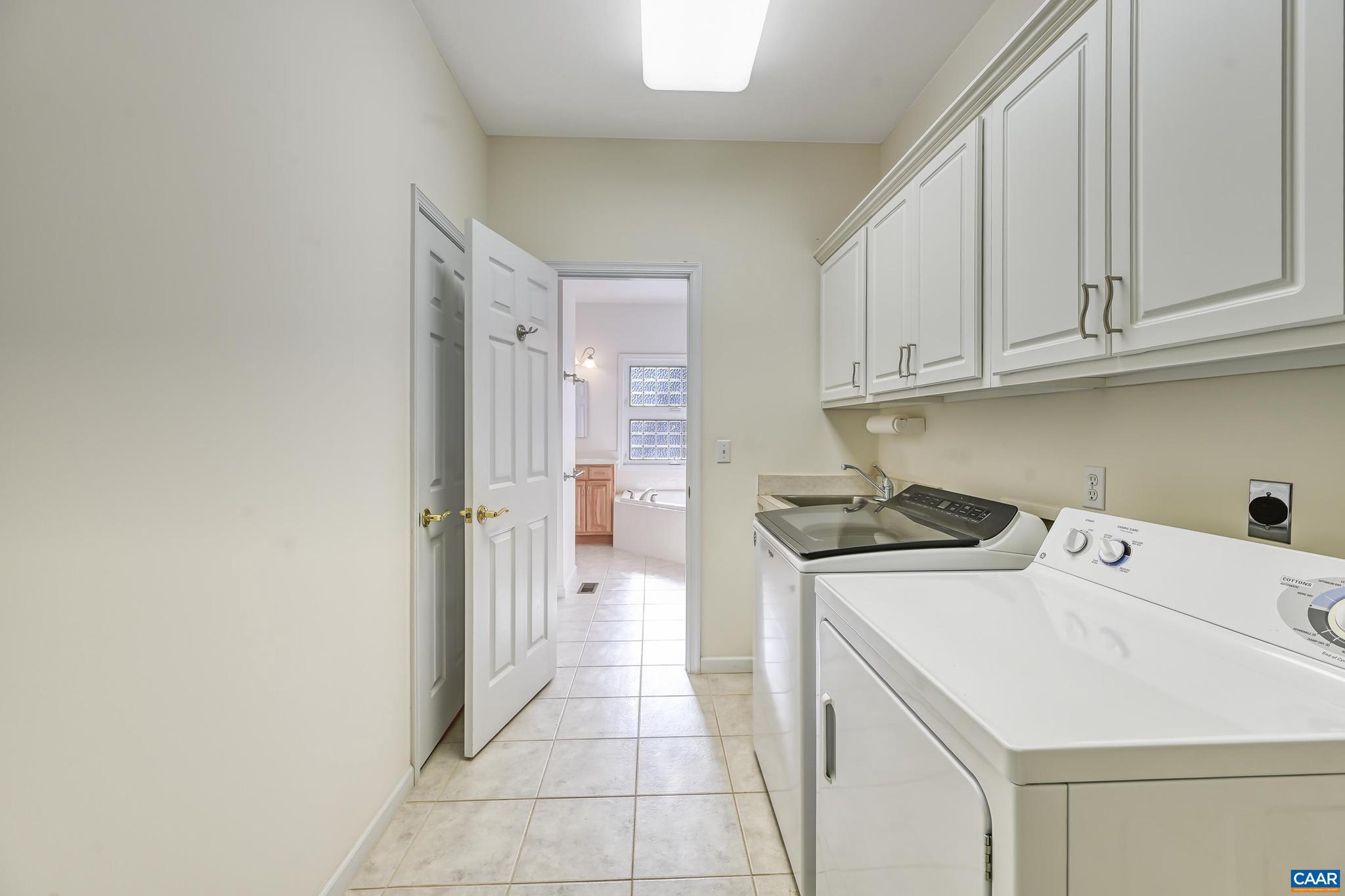 LAKE MONTICELLO - Residential