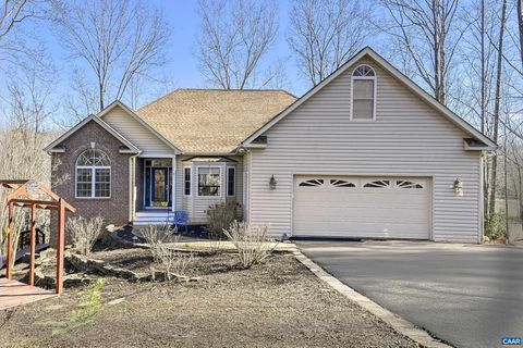 3 NUTWOOD CIR PALMYRA VA 22963