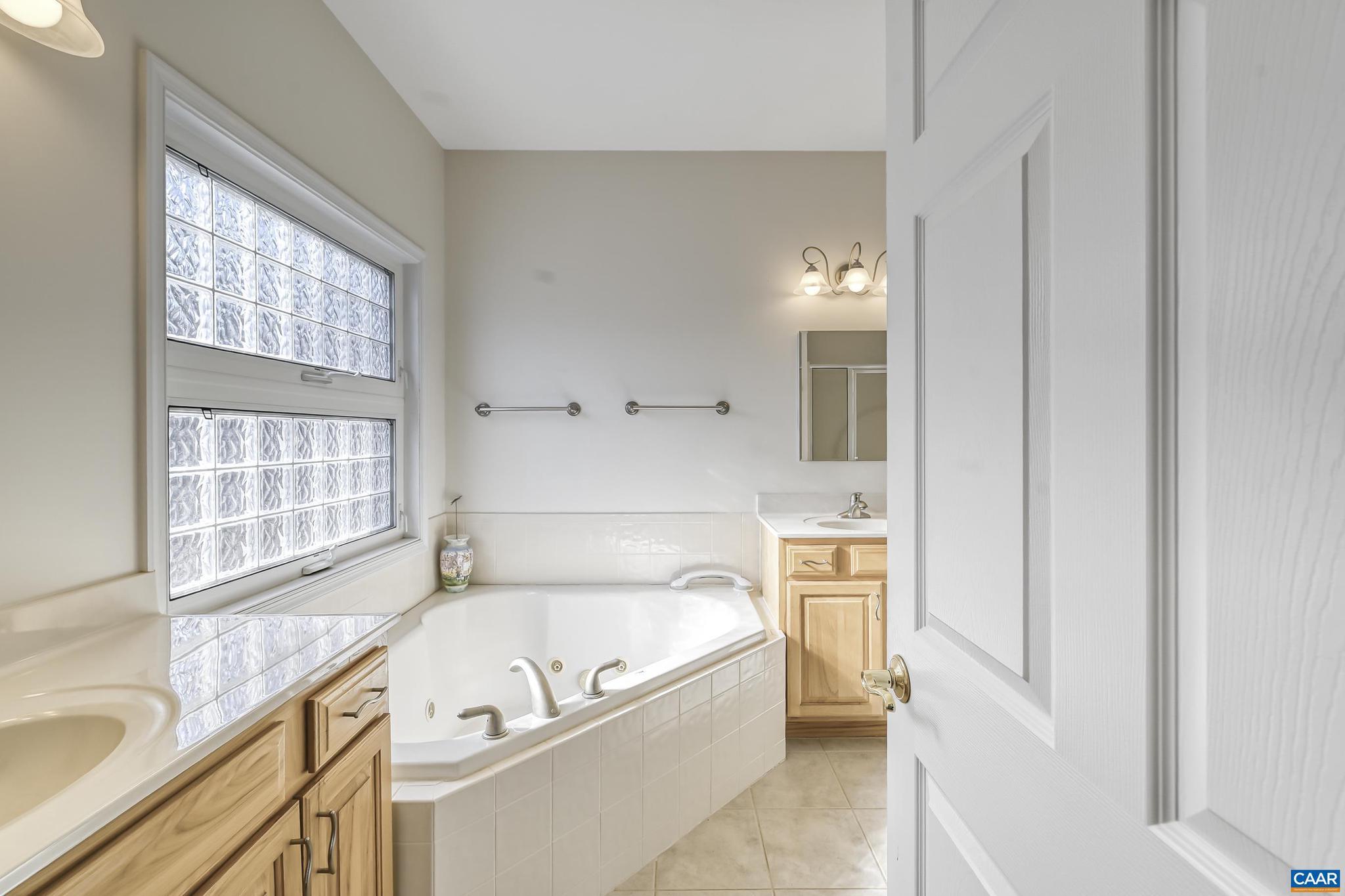 LAKE MONTICELLO - Residential