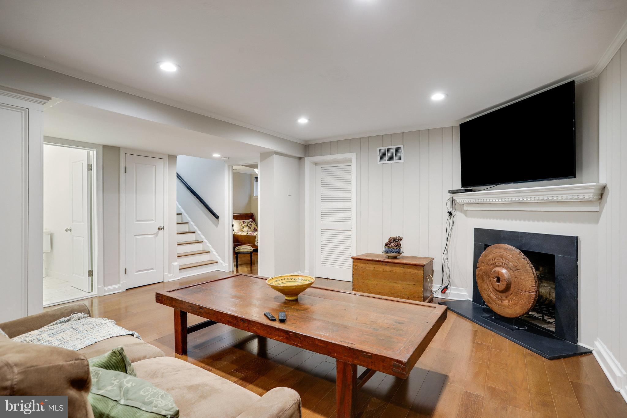 KENWOOD PARK - Residential