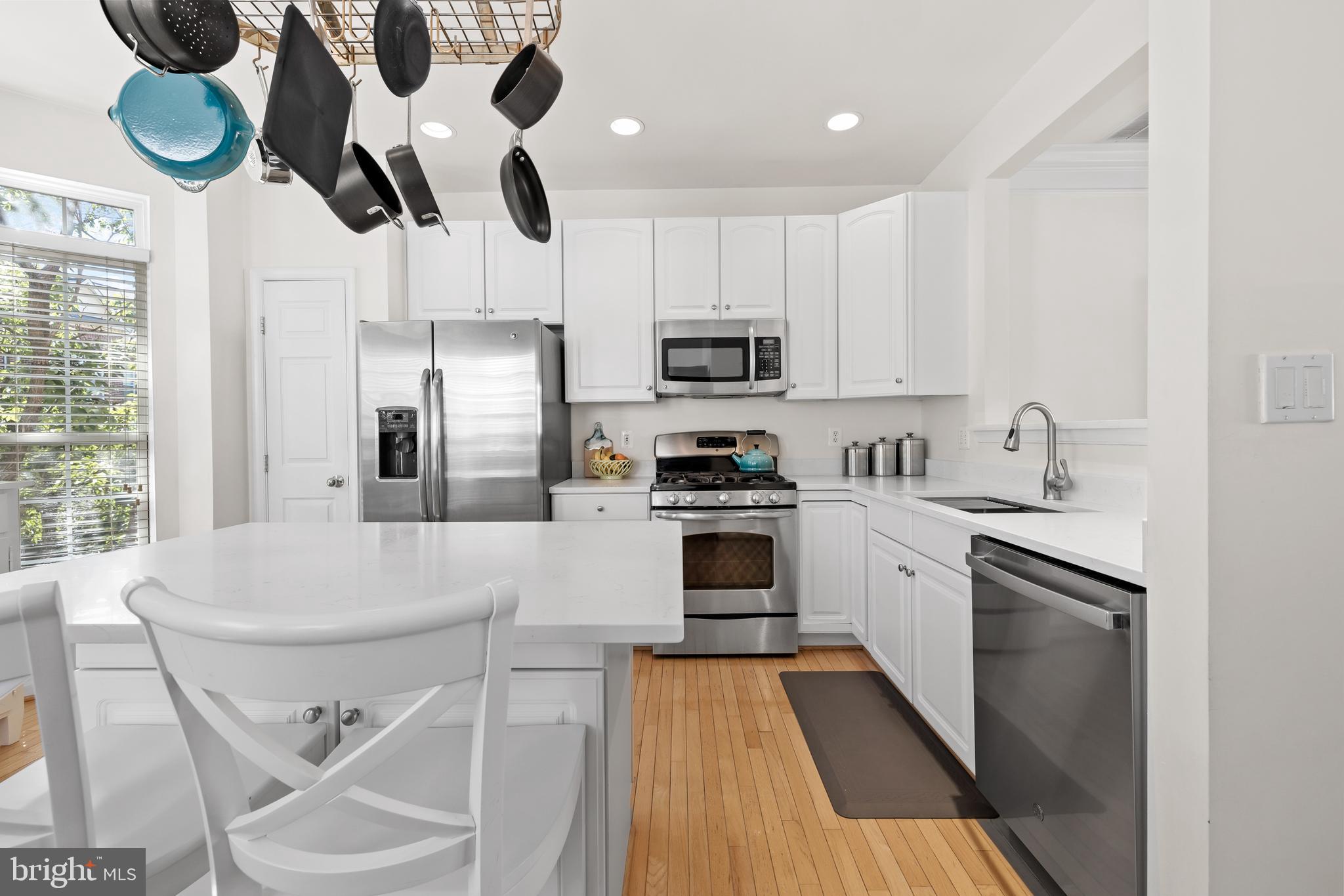 CAMERON STATION - Residential