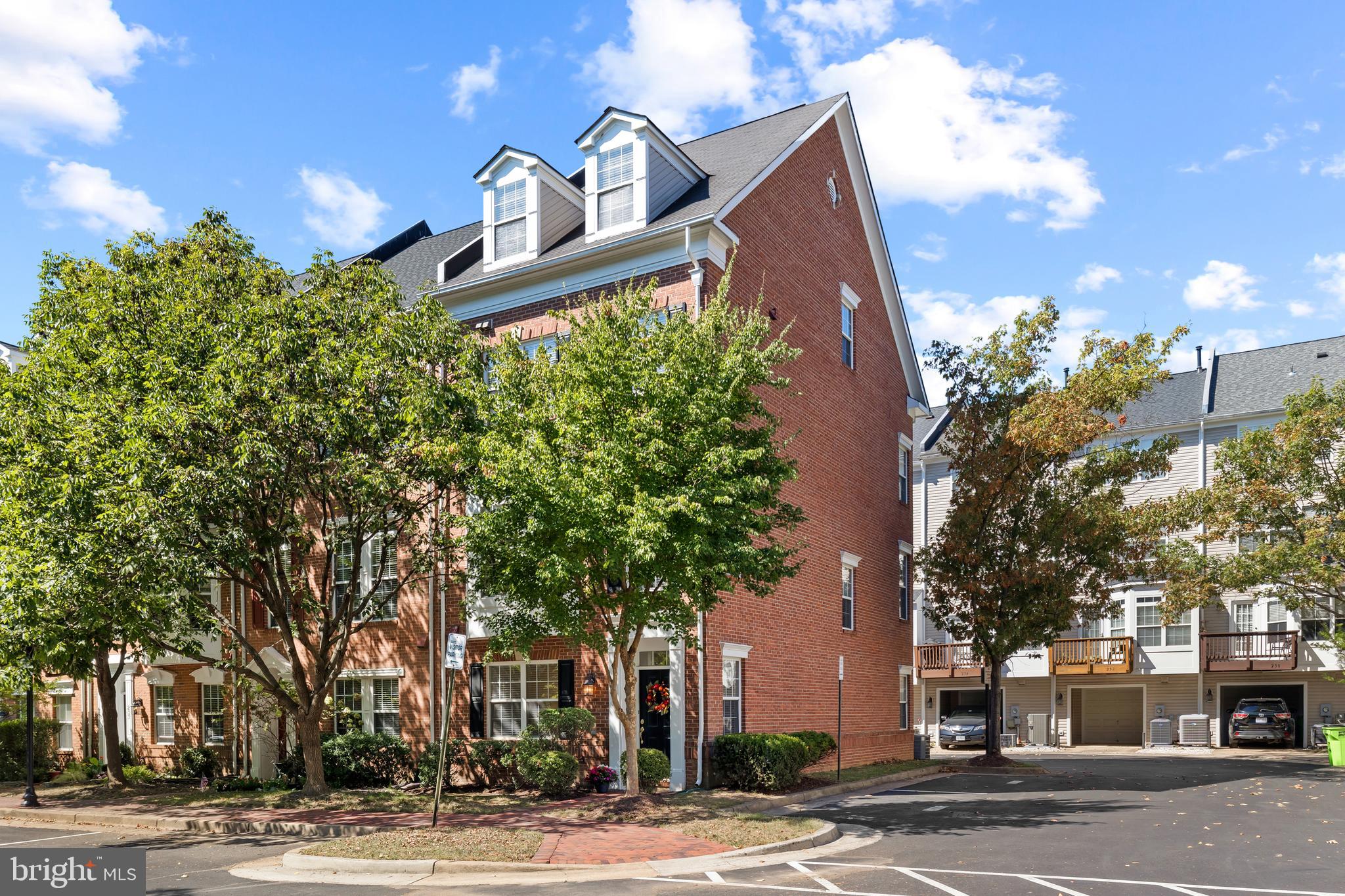 CAMERON STATION - Residential