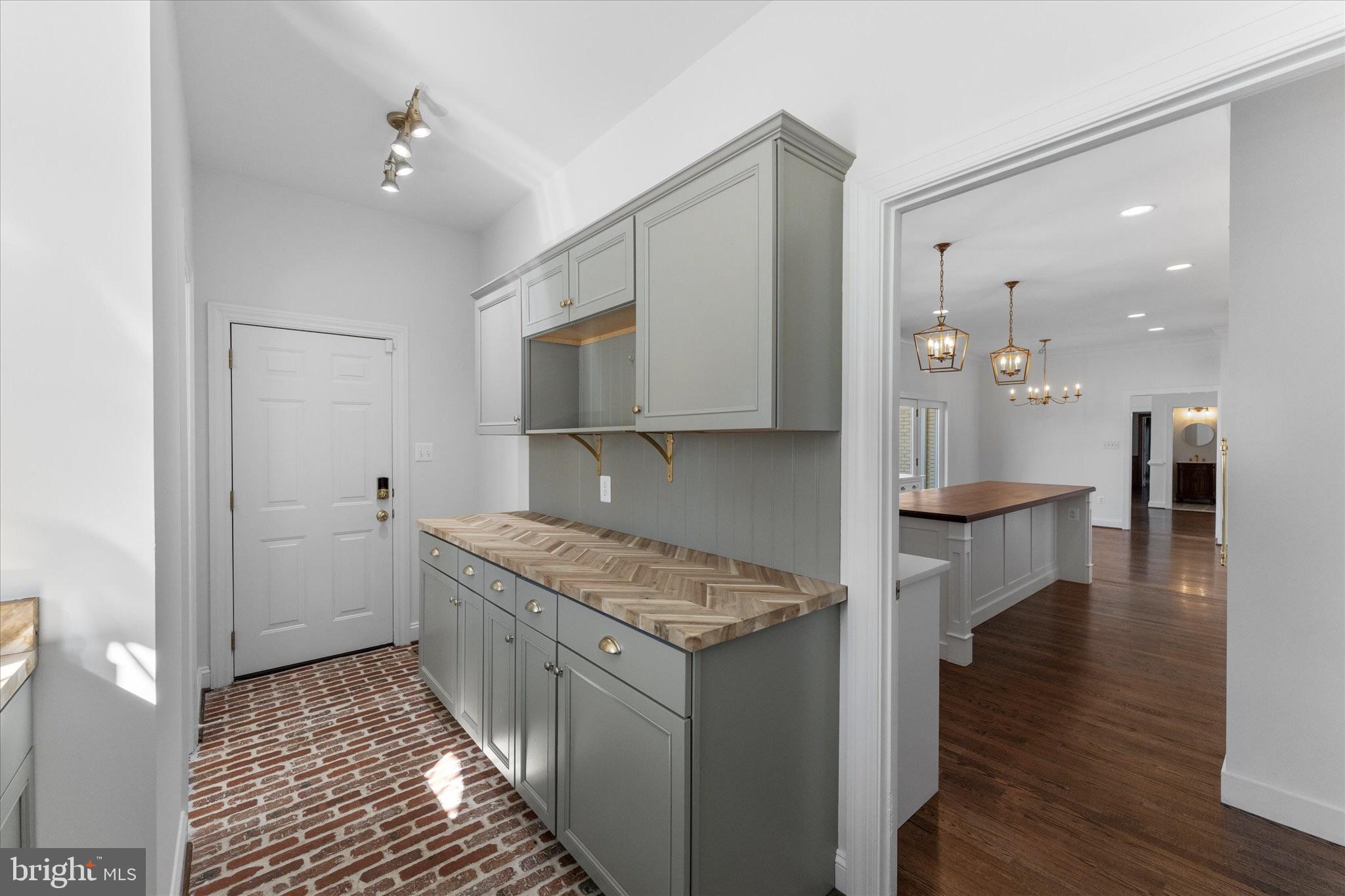 SADDLE RIDGE FARMS - Residential