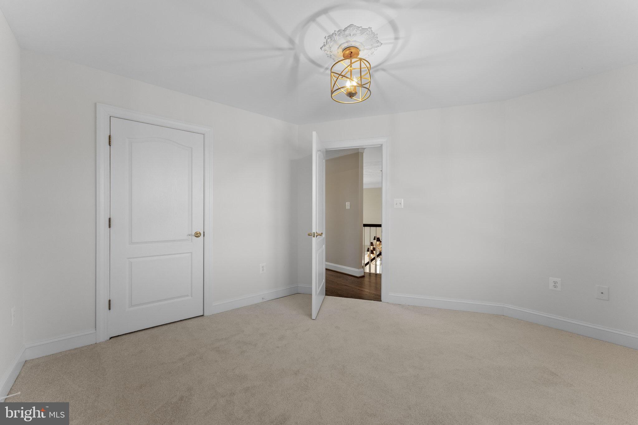 SADDLE RIDGE FARMS - Residential