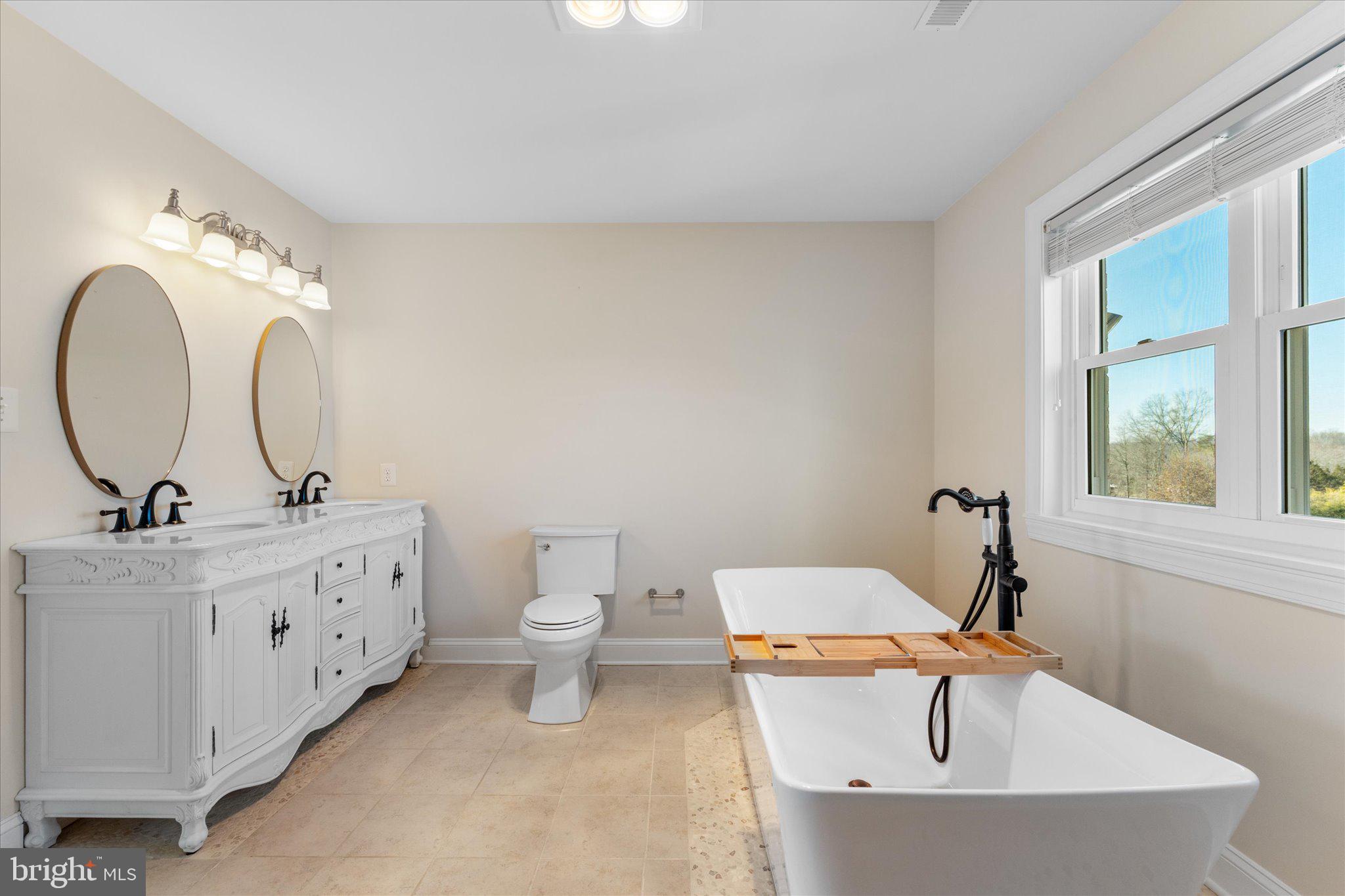 SADDLE RIDGE FARMS - Residential