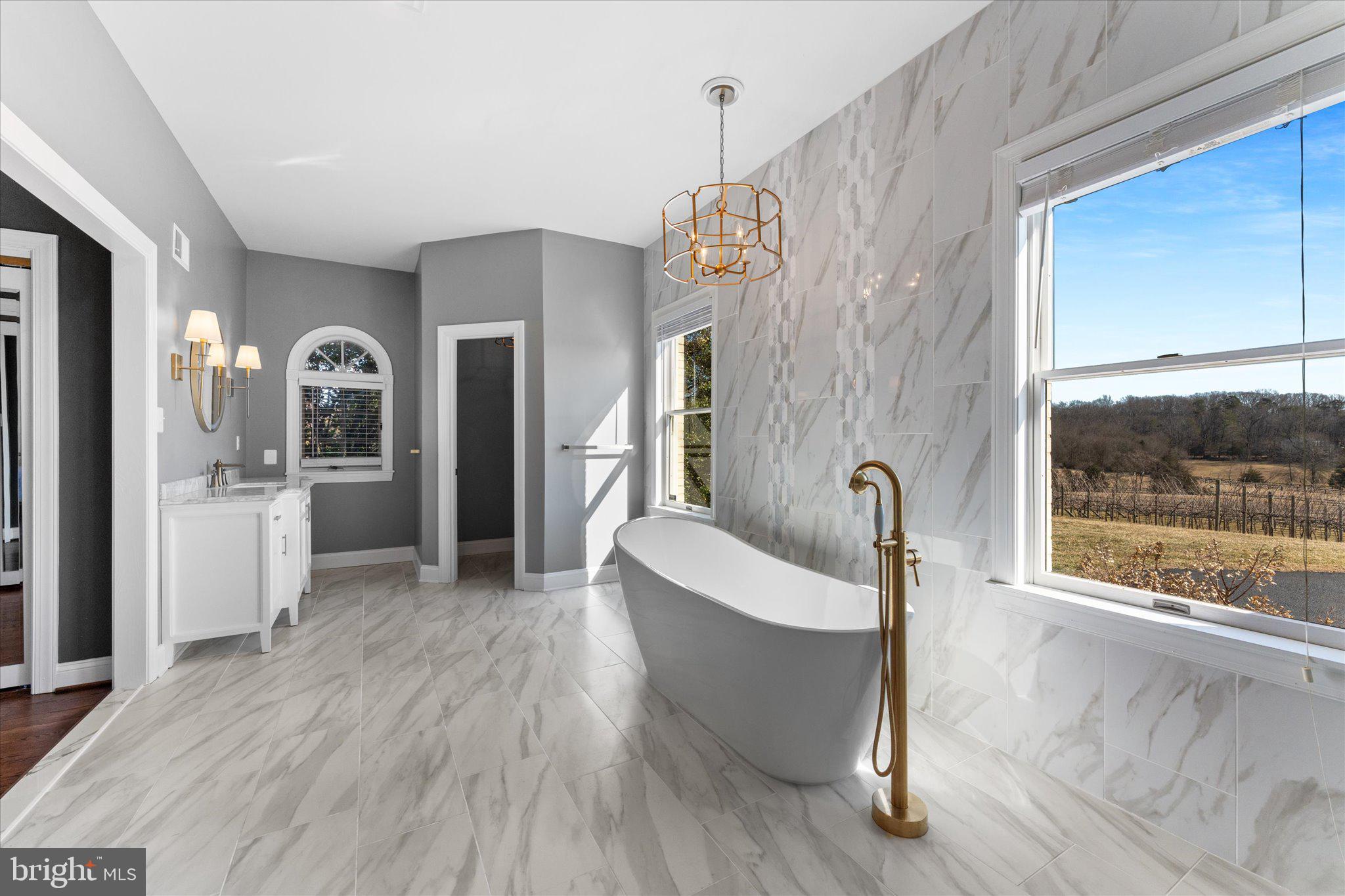 SADDLE RIDGE FARMS - Residential