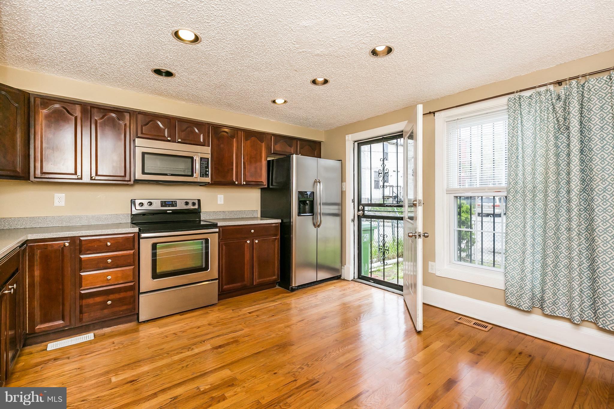 WASHINGTON VILLAGE - Residential