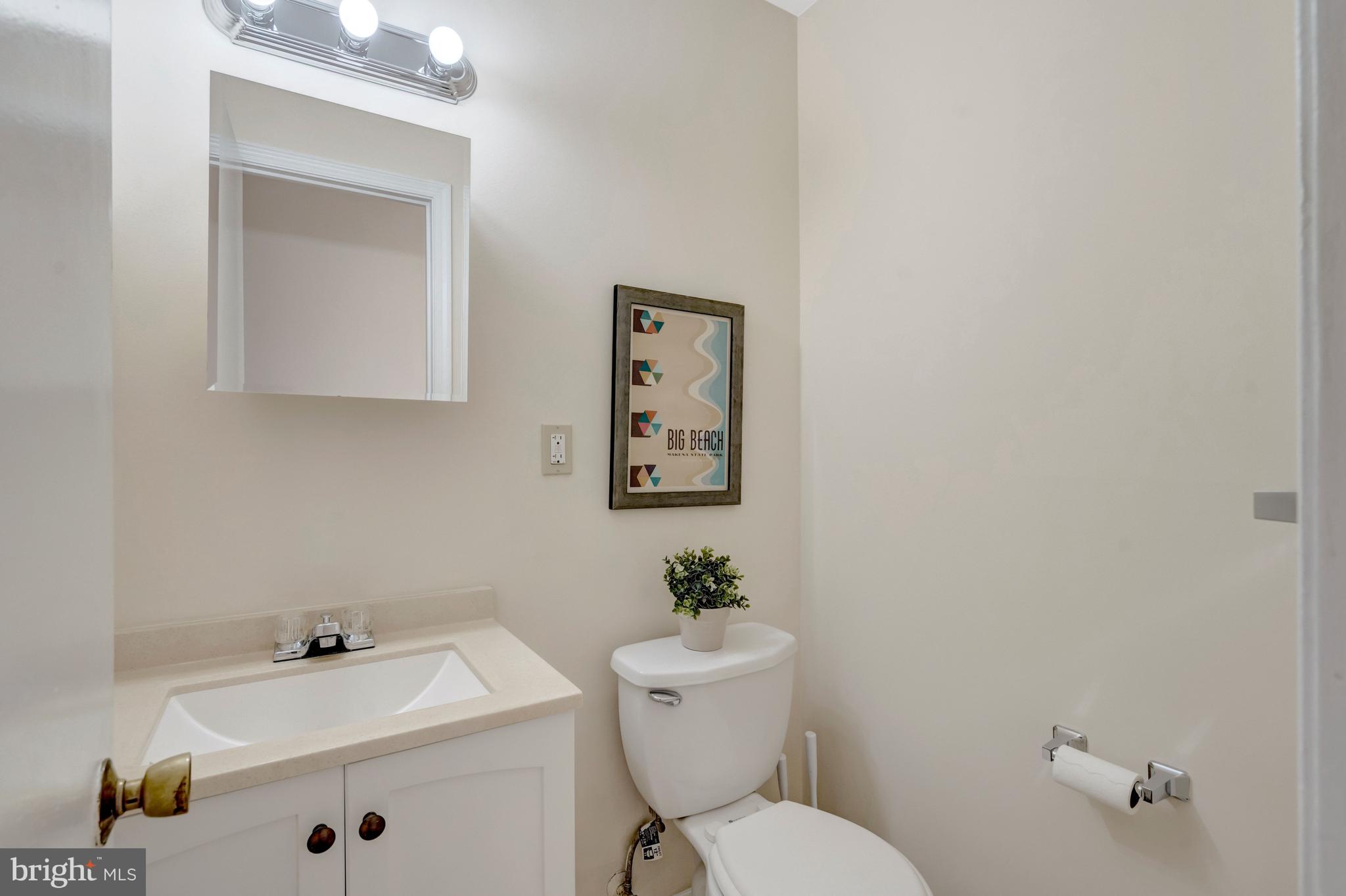 LONDON TOWNE - Residential