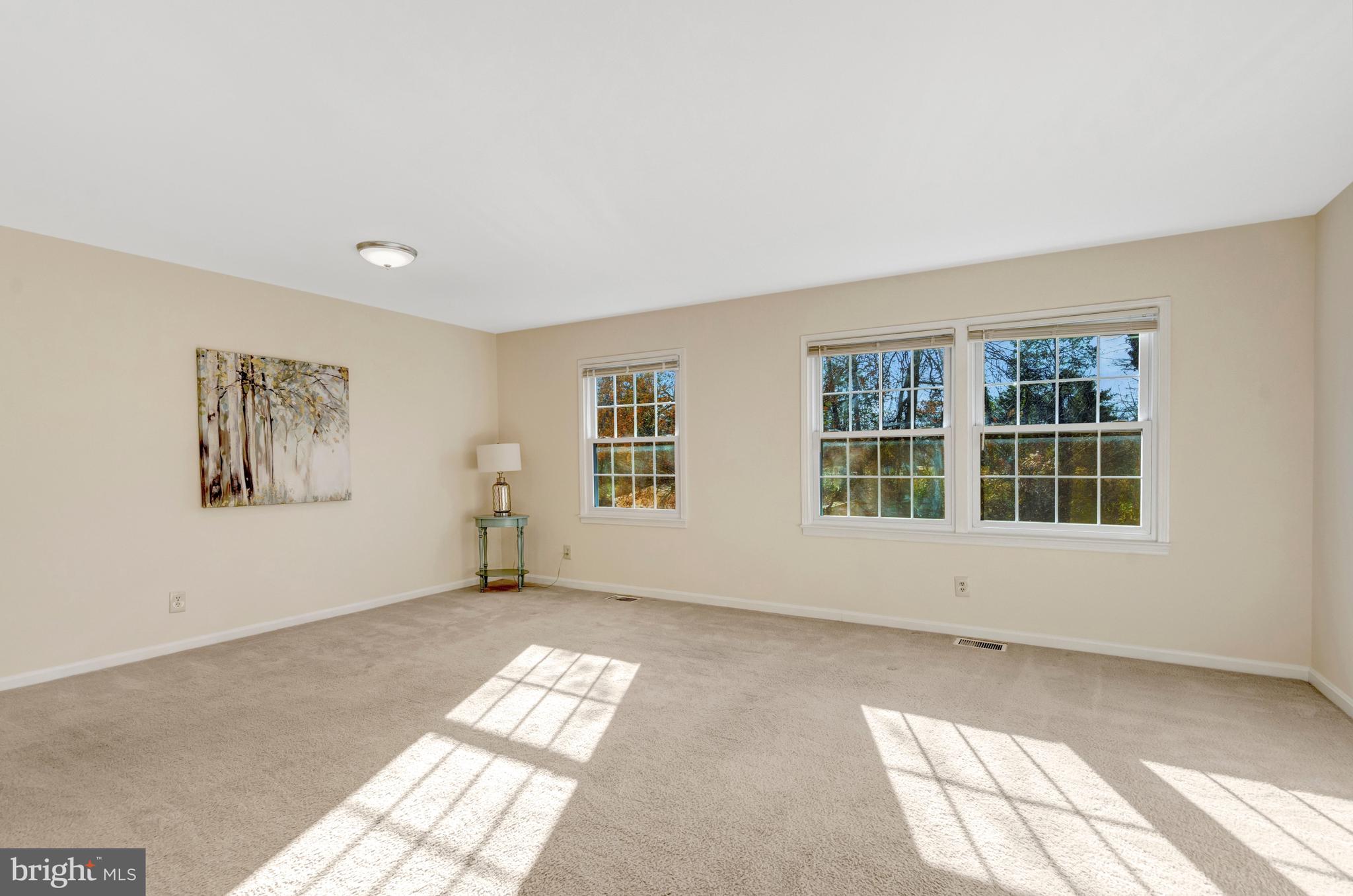 LONDON TOWNE - Residential