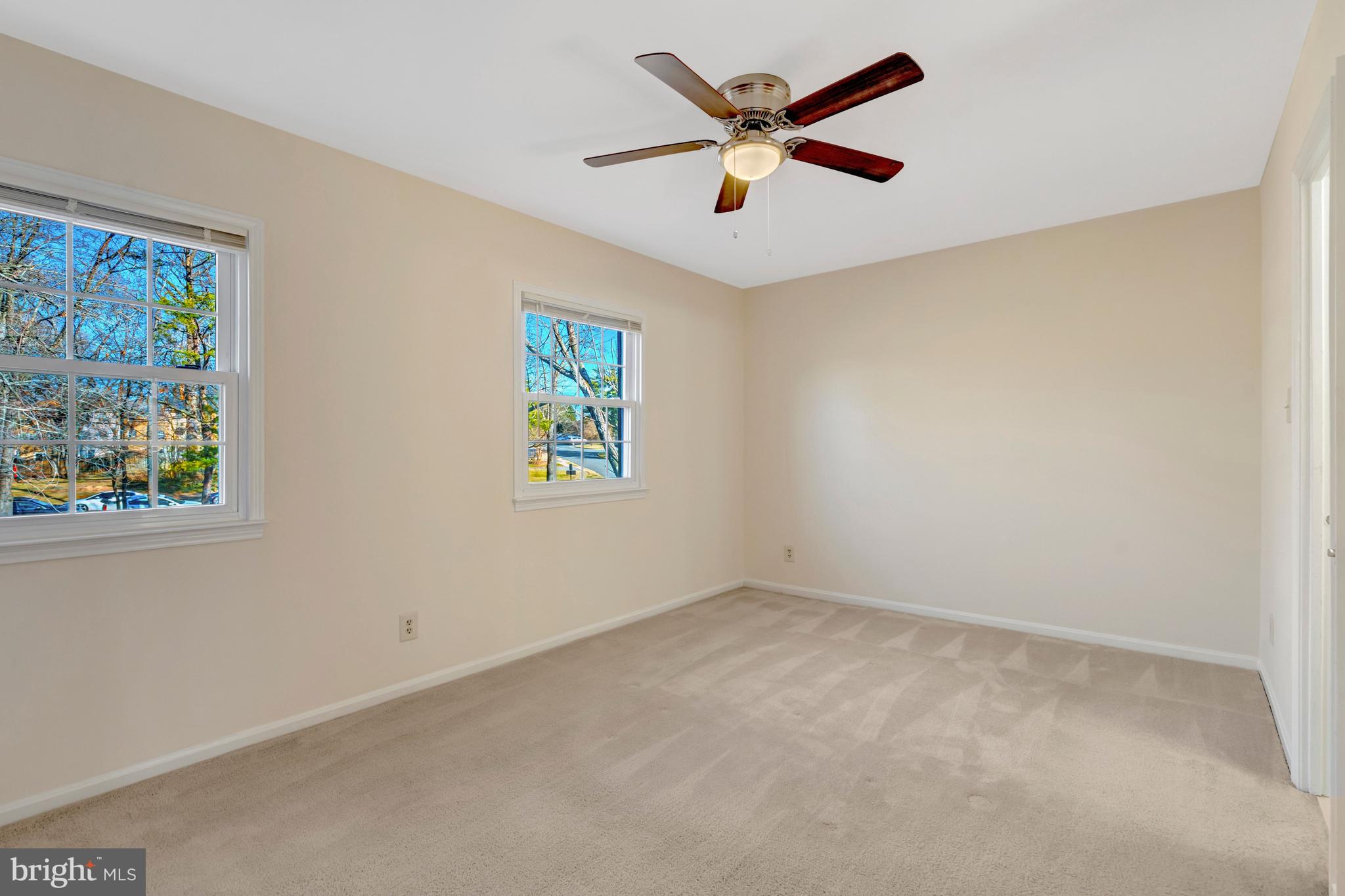 LONDON TOWNE - Residential