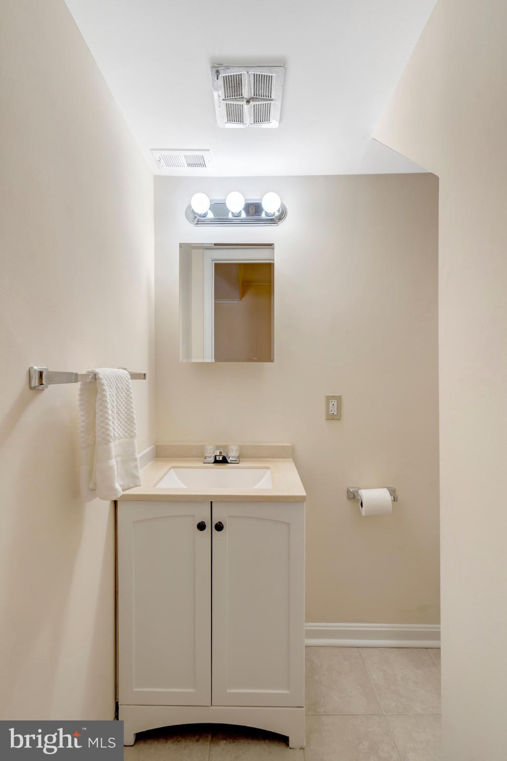 LONDON TOWNE - Residential