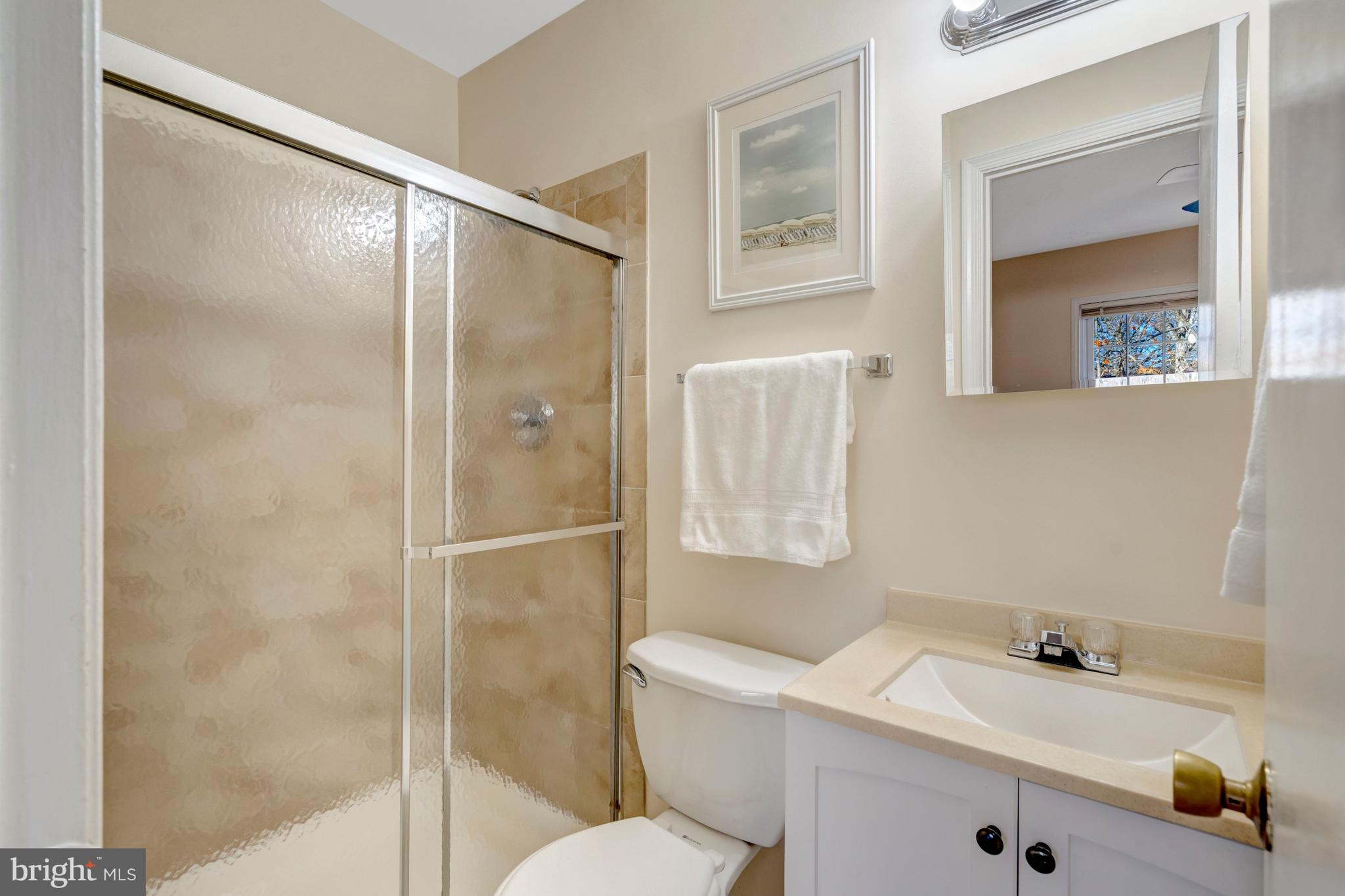 LONDON TOWNE - Residential