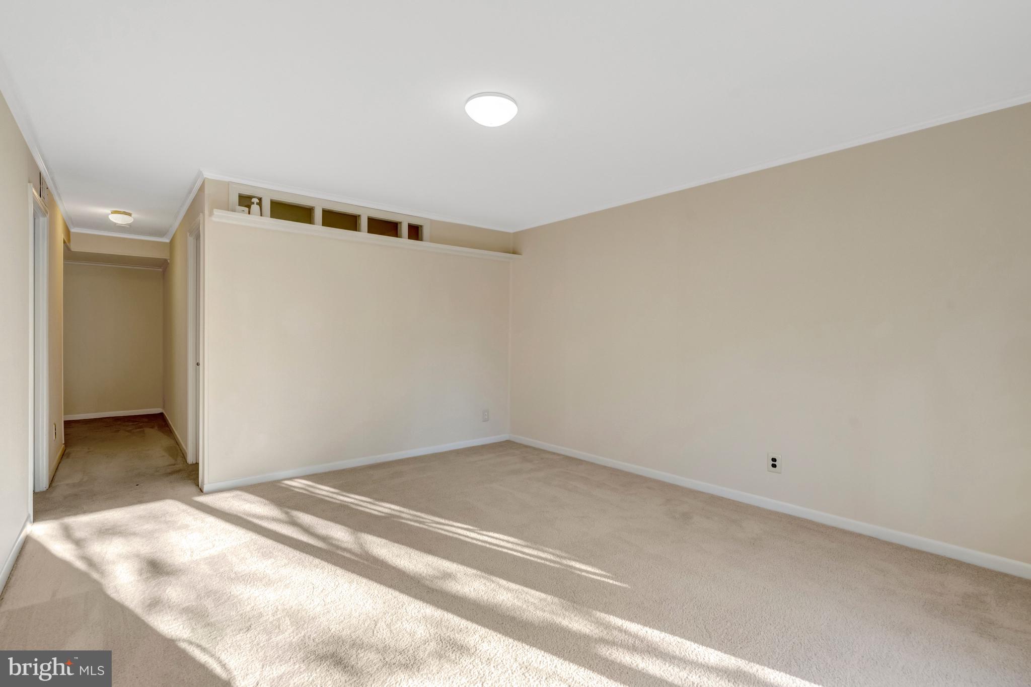 LONDON TOWNE - Residential