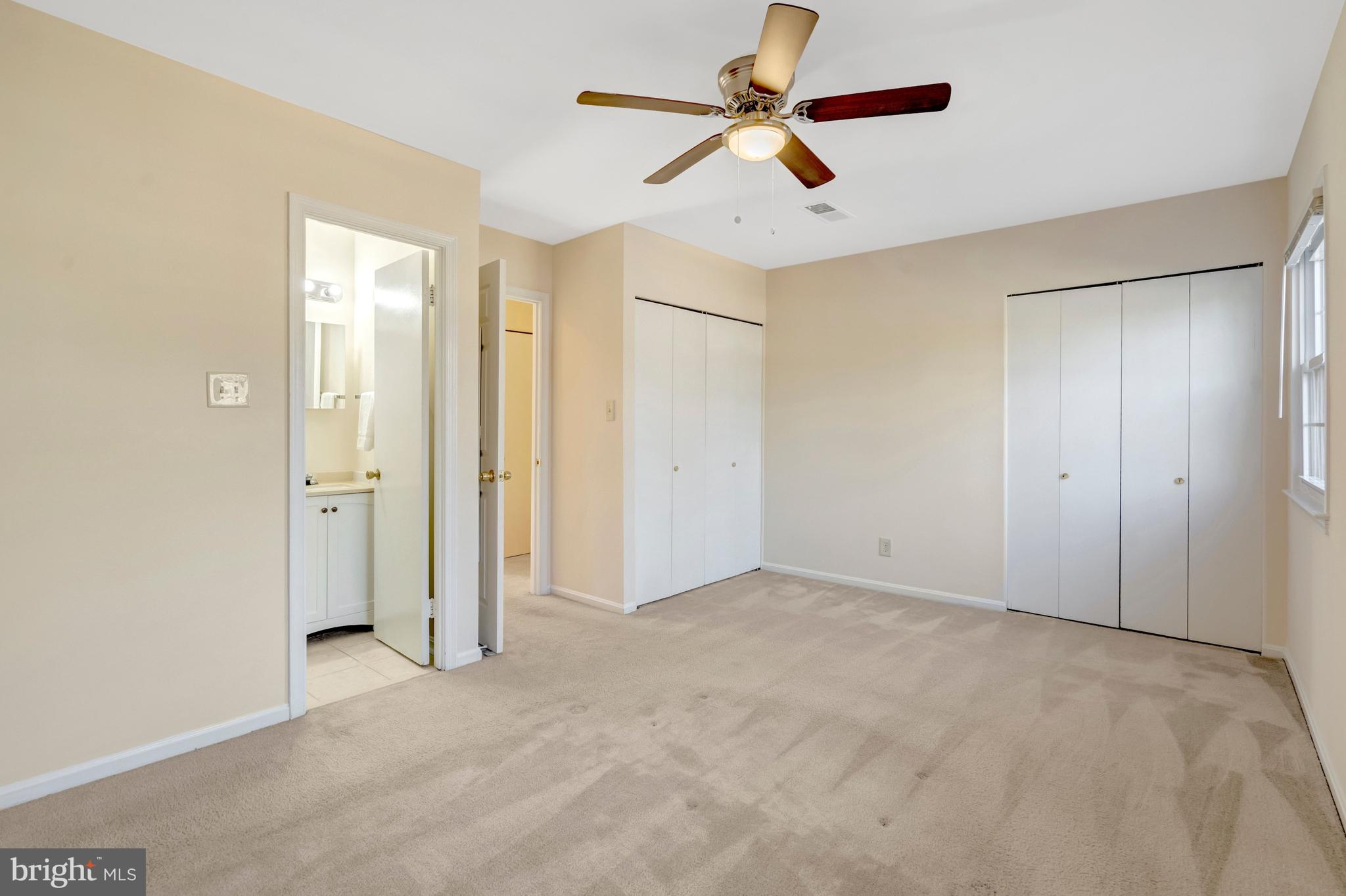 LONDON TOWNE - Residential