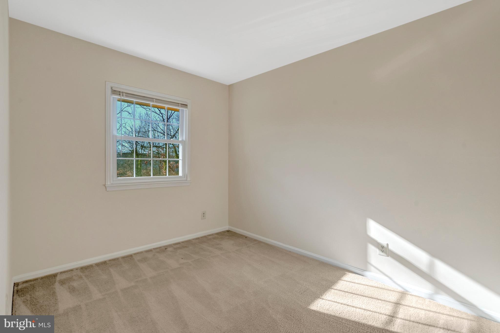 LONDON TOWNE - Residential