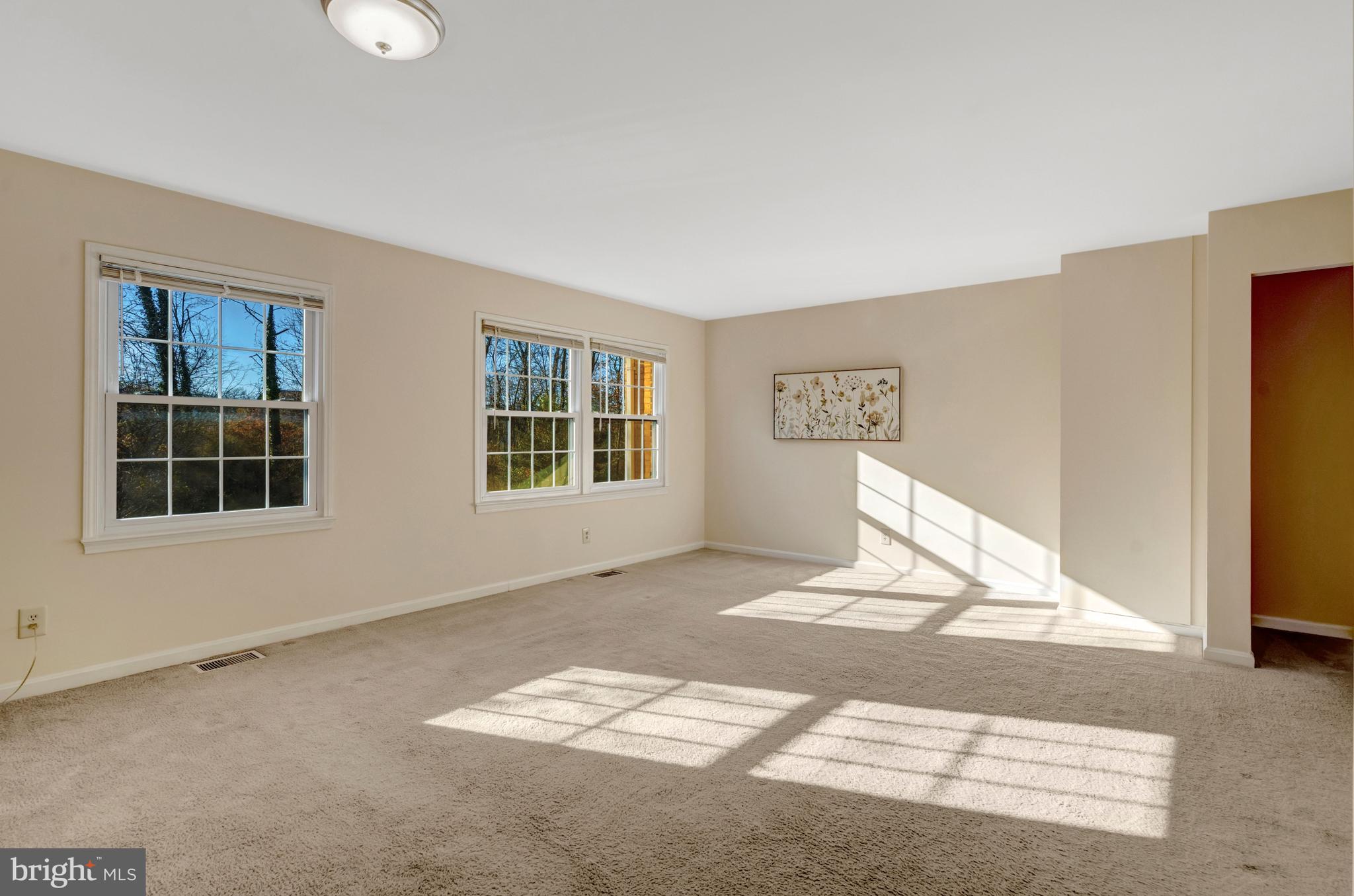 LONDON TOWNE - Residential