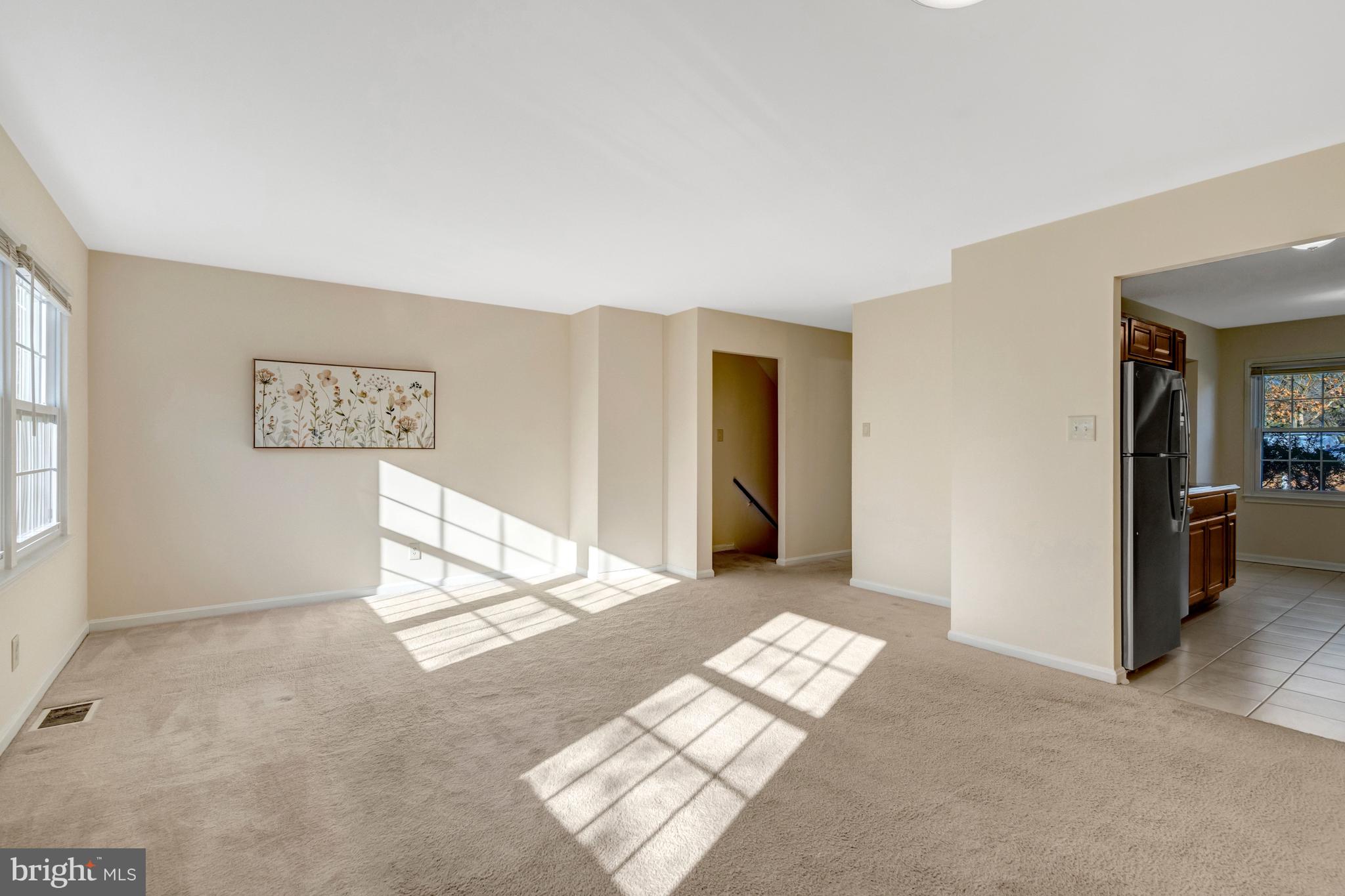 LONDON TOWNE - Residential