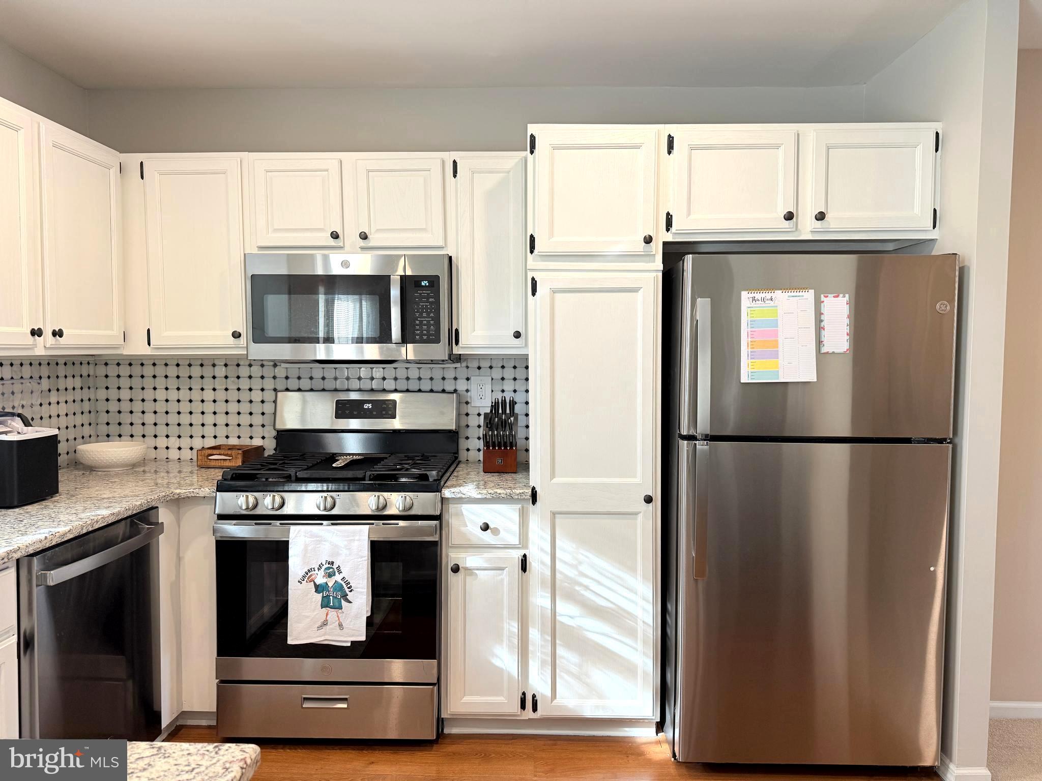 CAMBRIDGE SQ - Residential