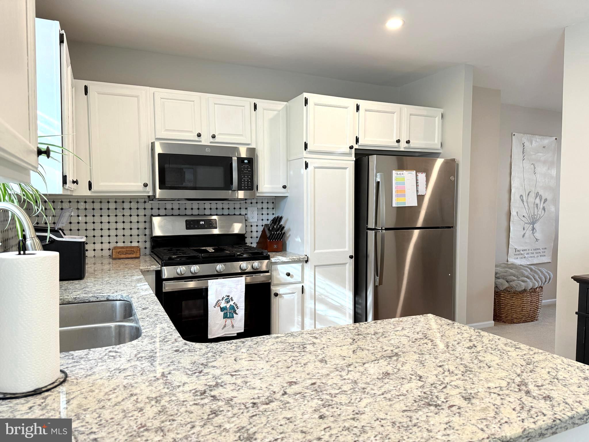 CAMBRIDGE SQ - Residential