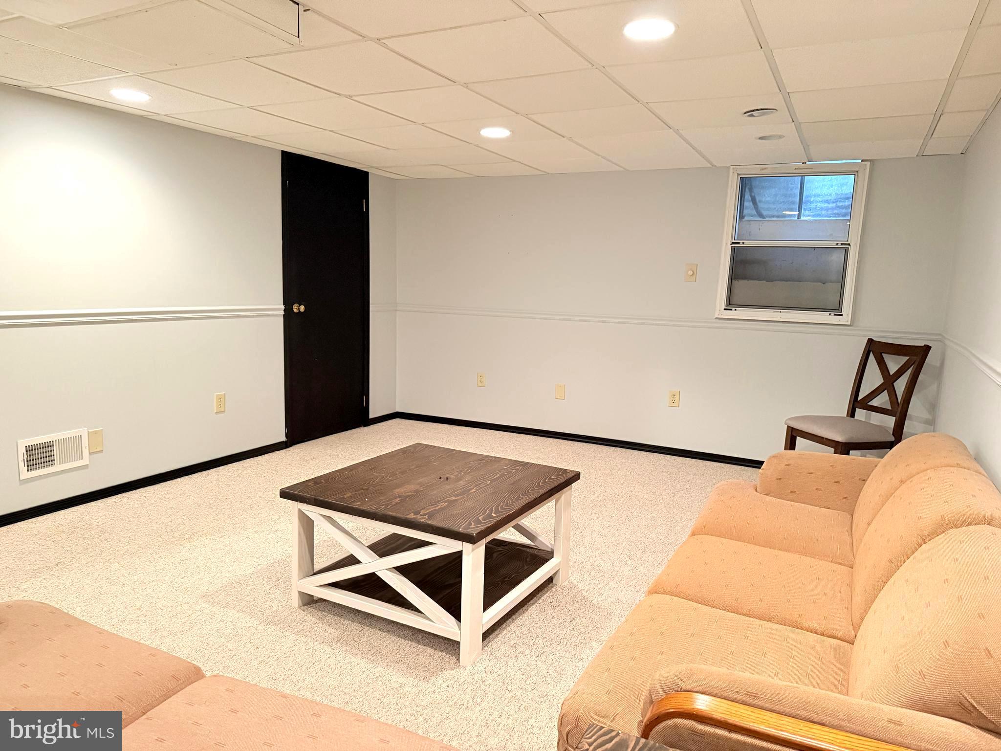 CAMBRIDGE SQ - Residential