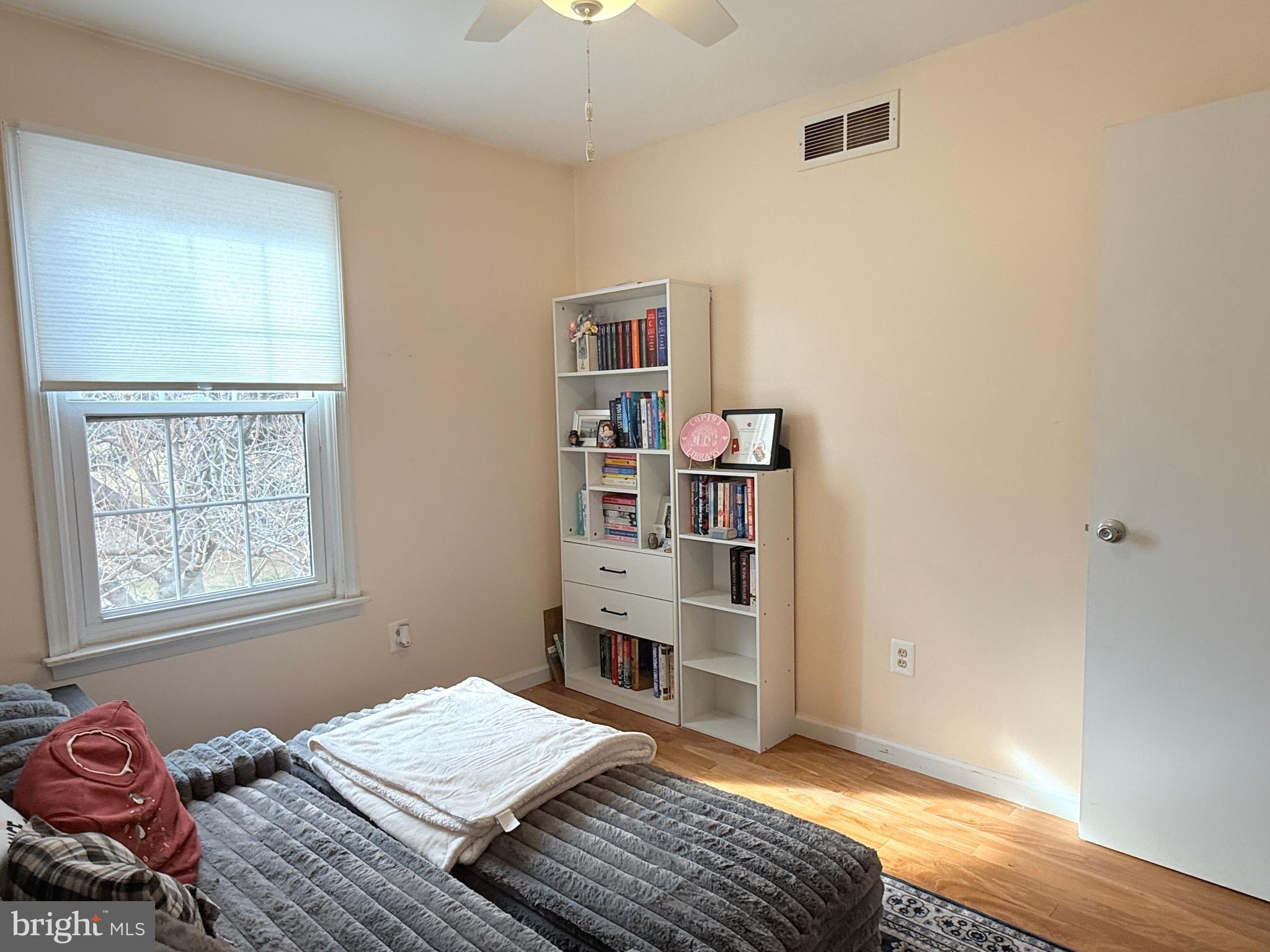 CAMBRIDGE SQ - Residential