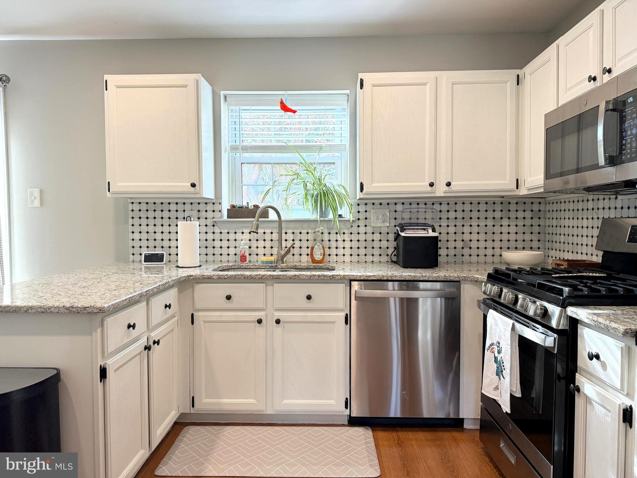 CAMBRIDGE SQ - Residential