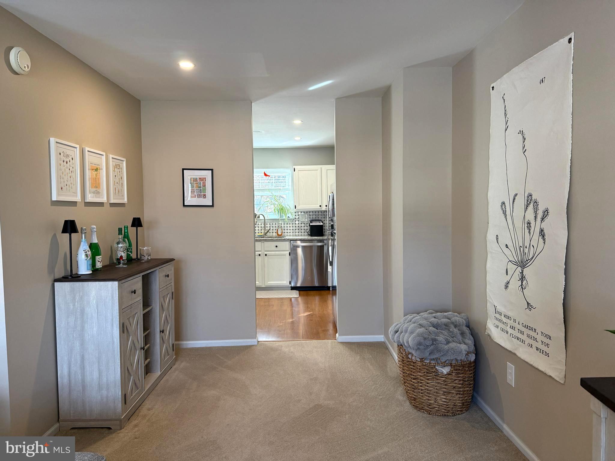 CAMBRIDGE SQ - Residential