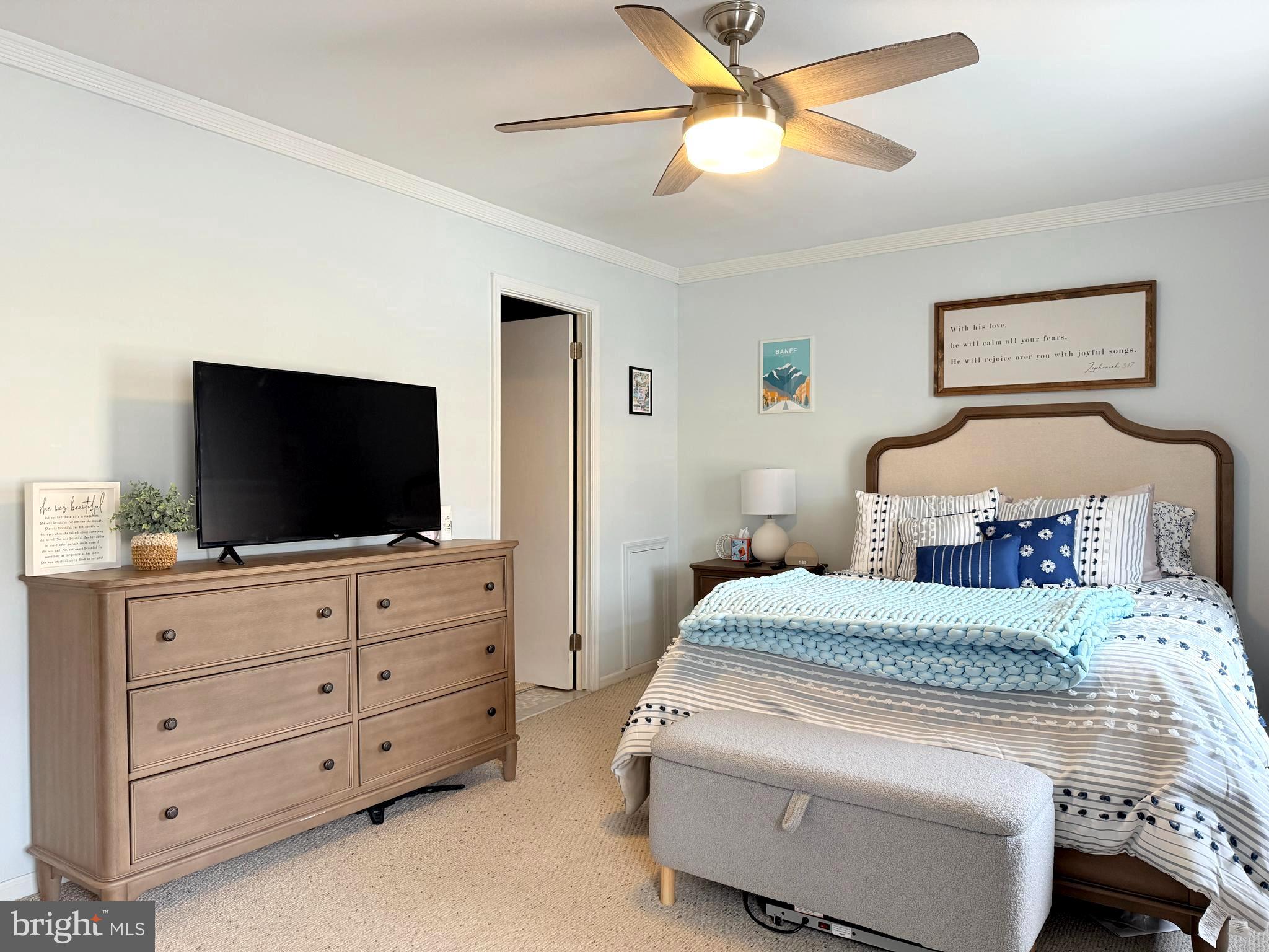 CAMBRIDGE SQ - Residential