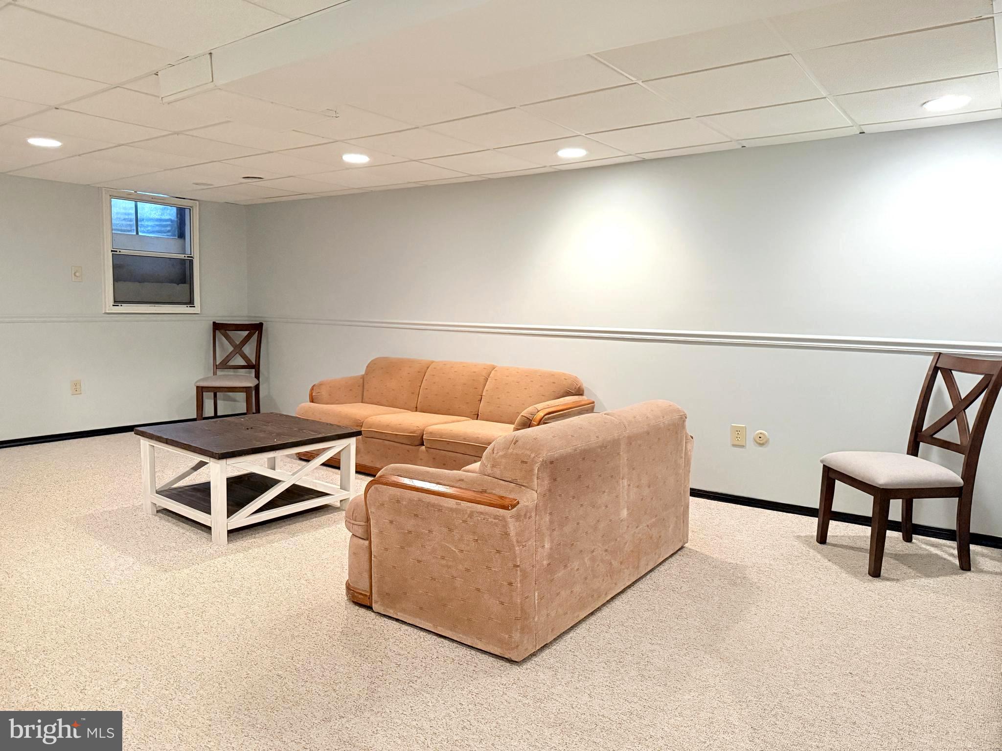 CAMBRIDGE SQ - Residential