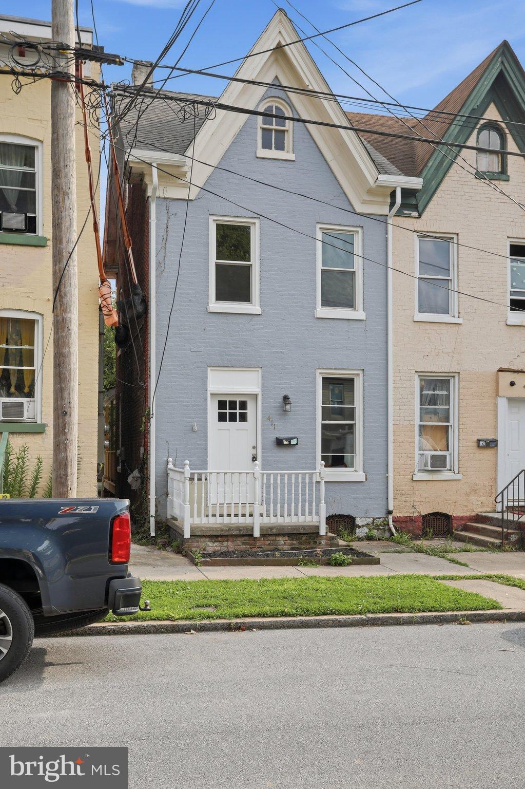 411 W MARTIN STREET