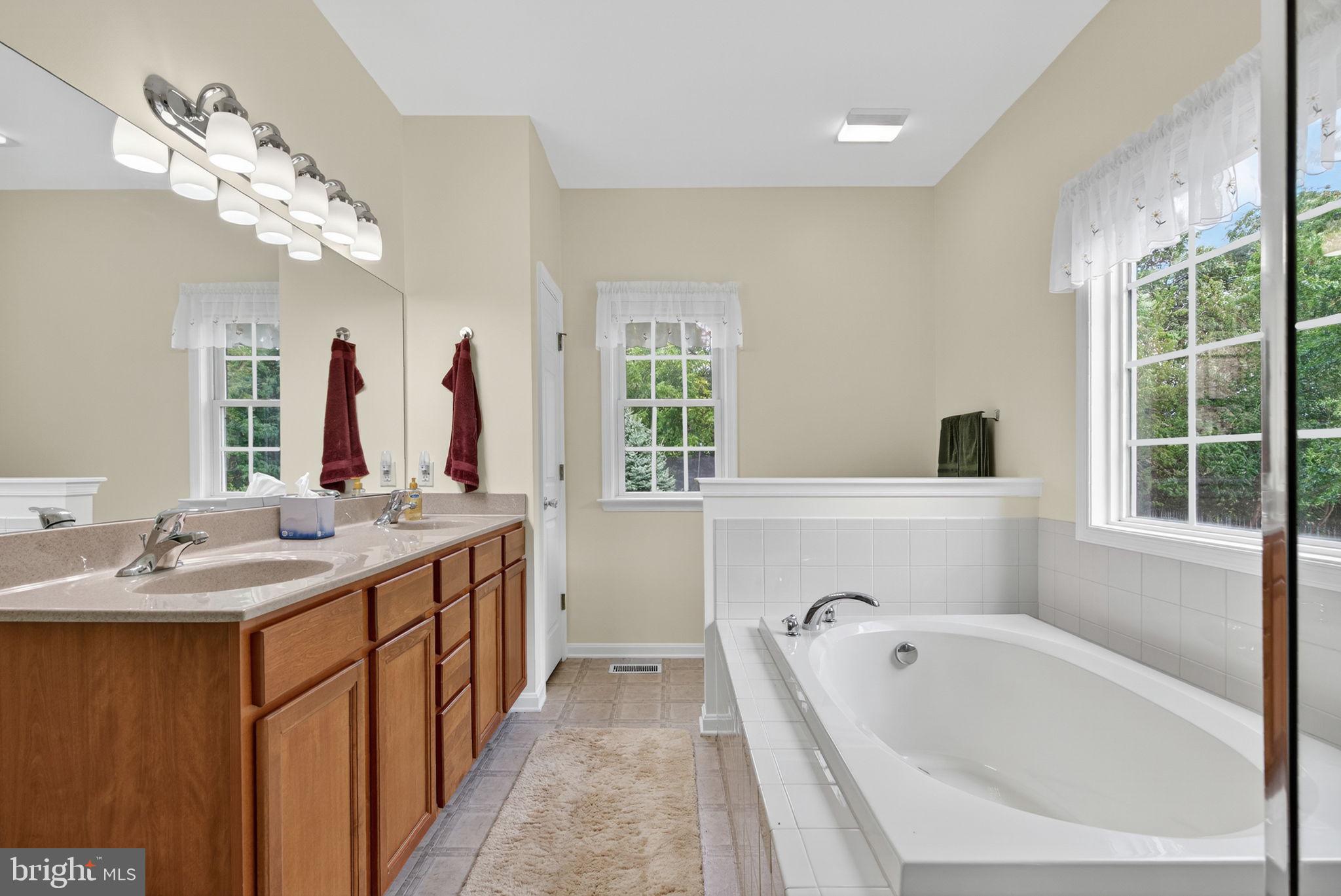 BROOKFIELD - Residential