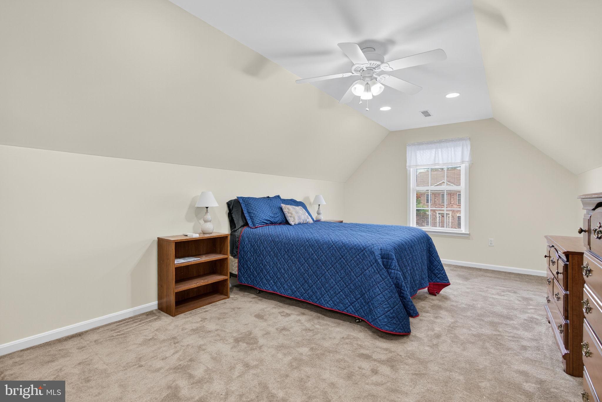 BROOKFIELD - Residential