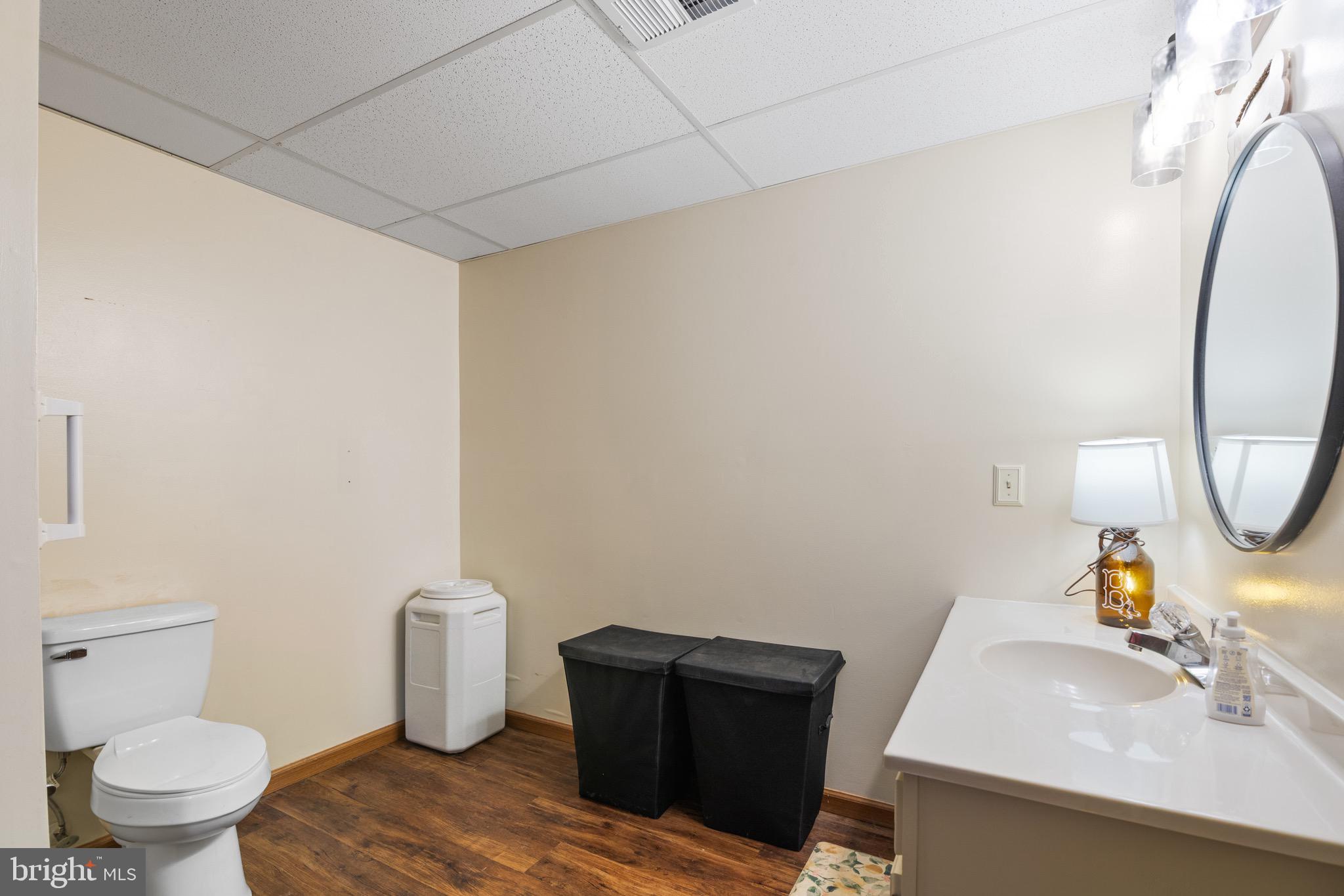 COUNTRY SIDE MANOR - Residential