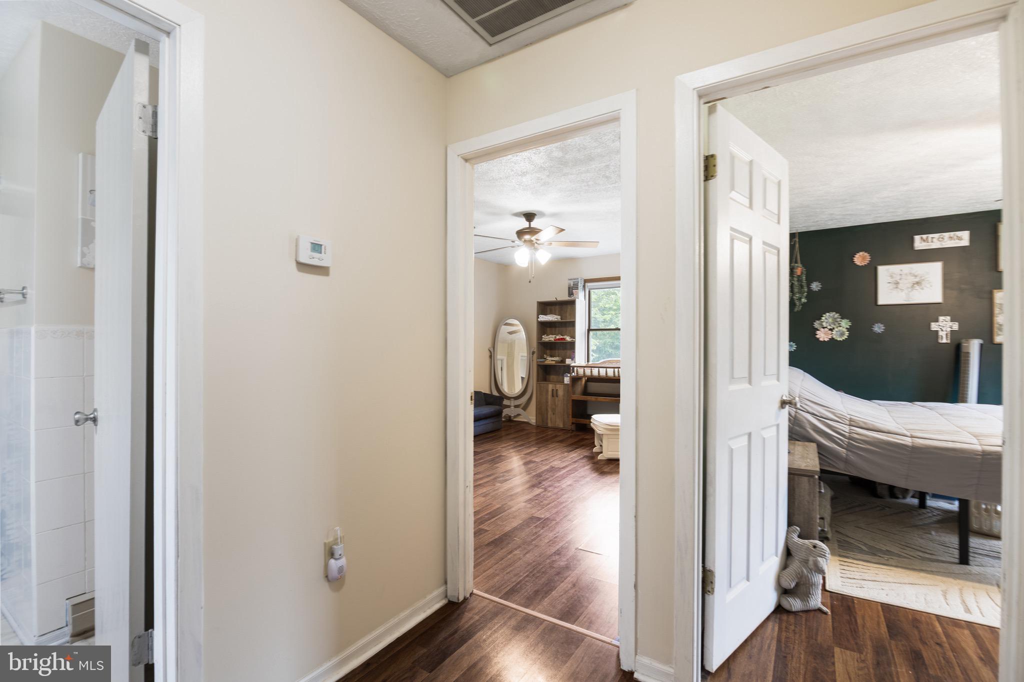 COUNTRY SIDE MANOR - Residential