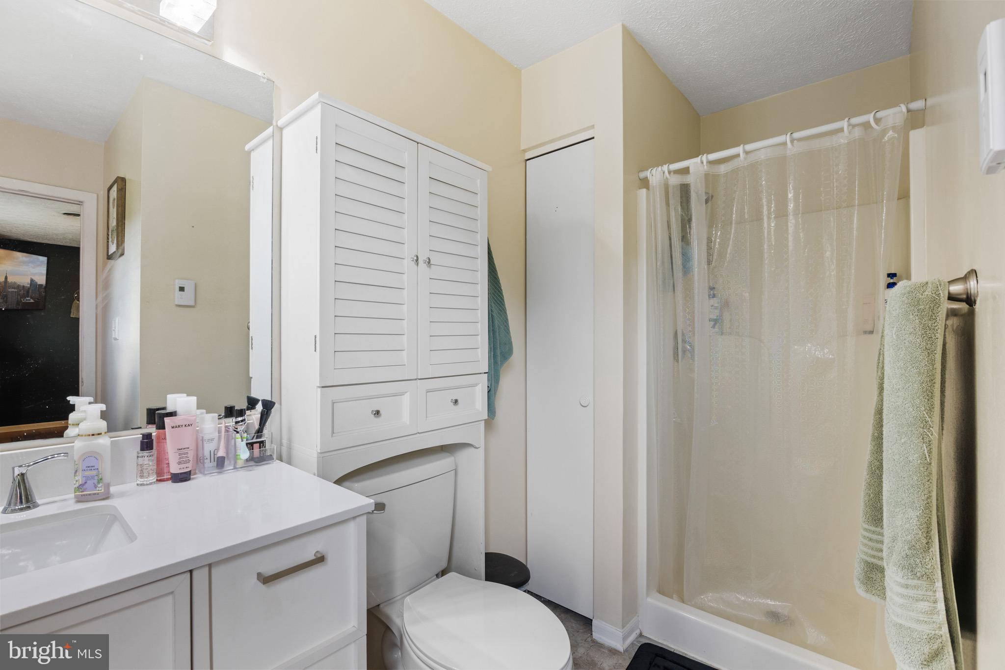 COUNTRY SIDE MANOR - Residential