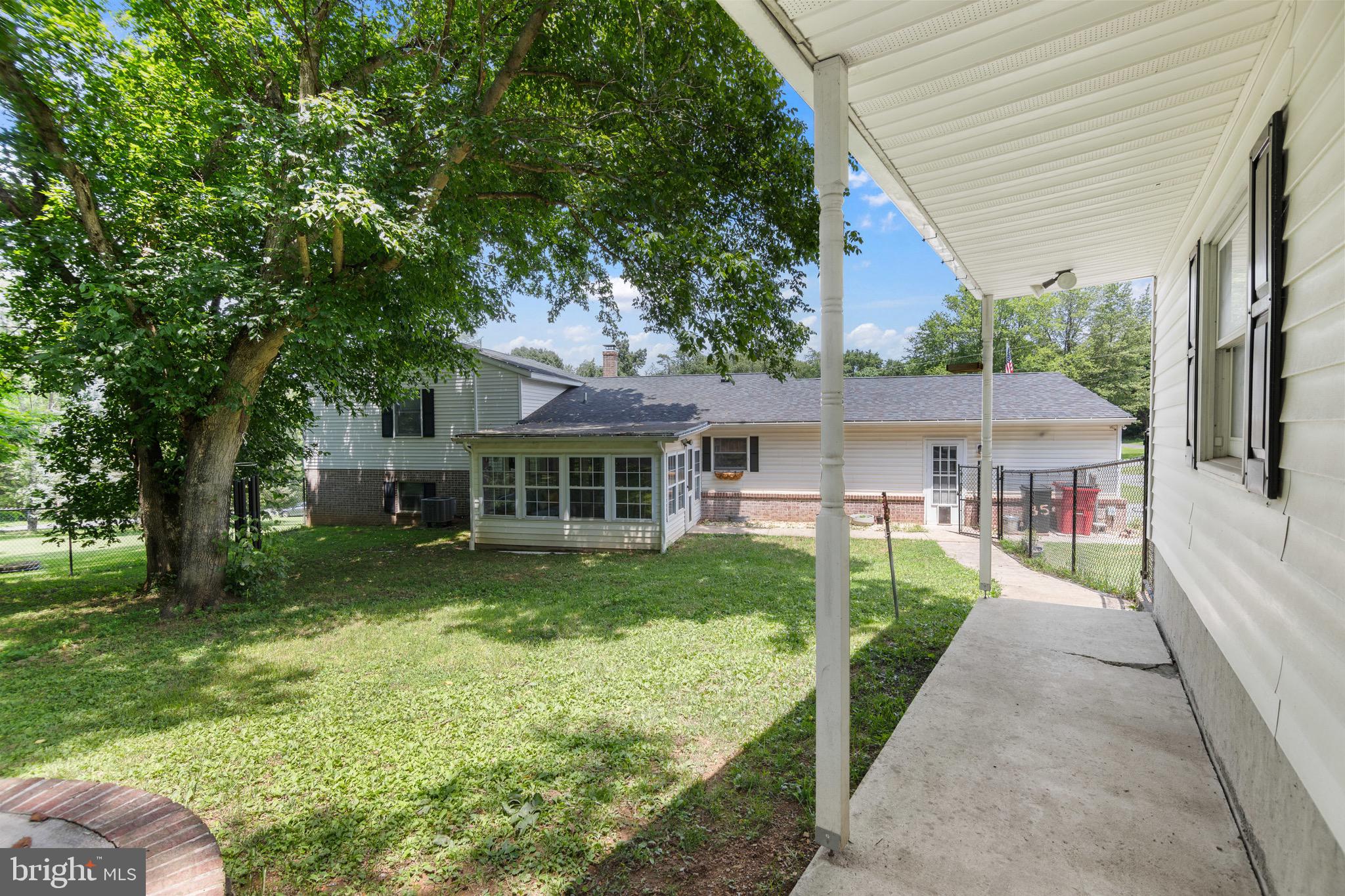 COUNTRY SIDE MANOR - Residential