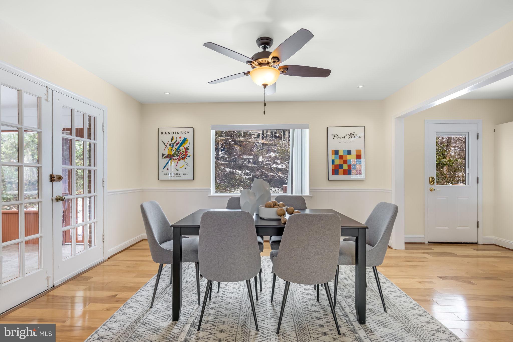 LAKE BARCROFT - Residential