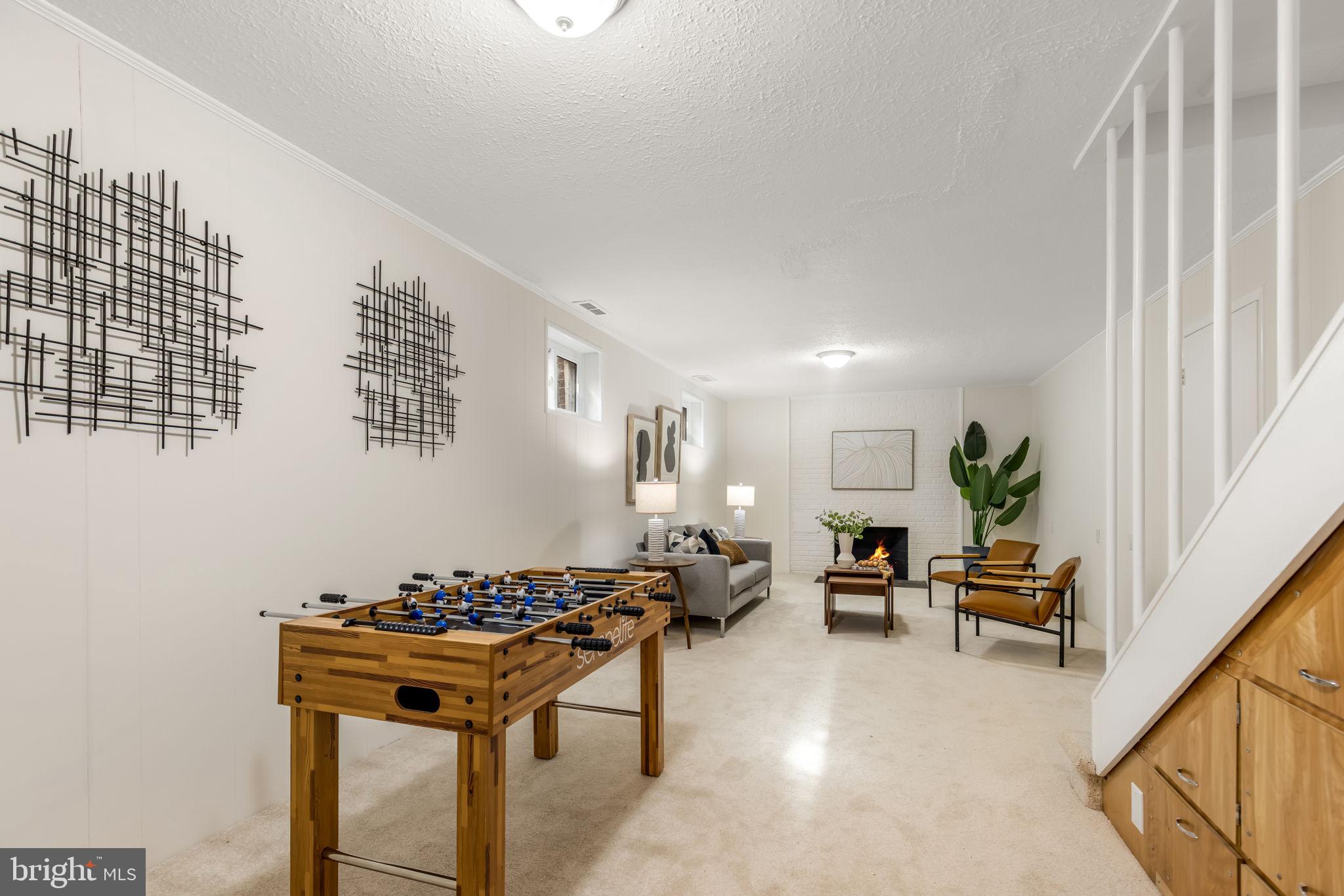 LAKE BARCROFT - Residential