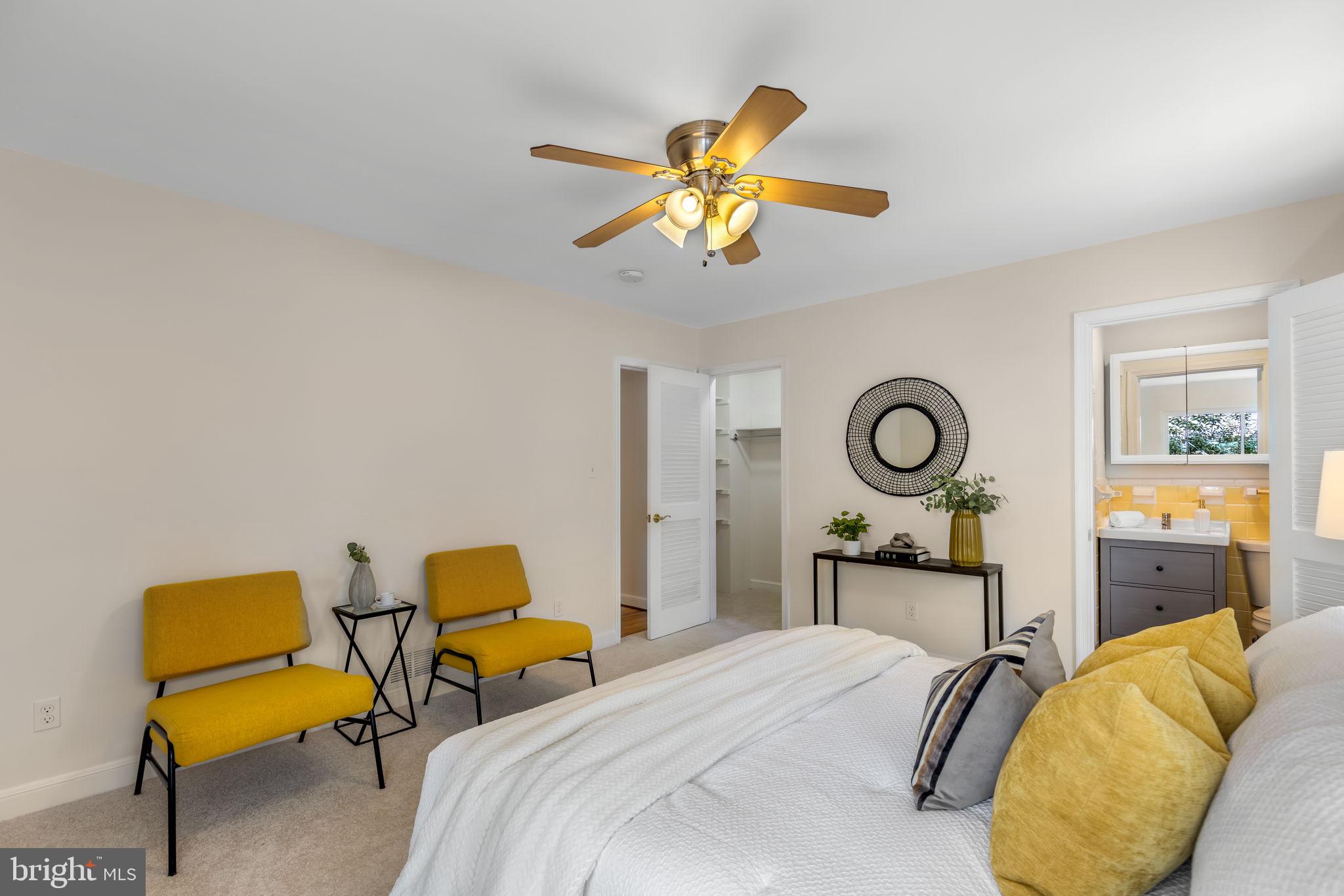 LAKE BARCROFT - Residential