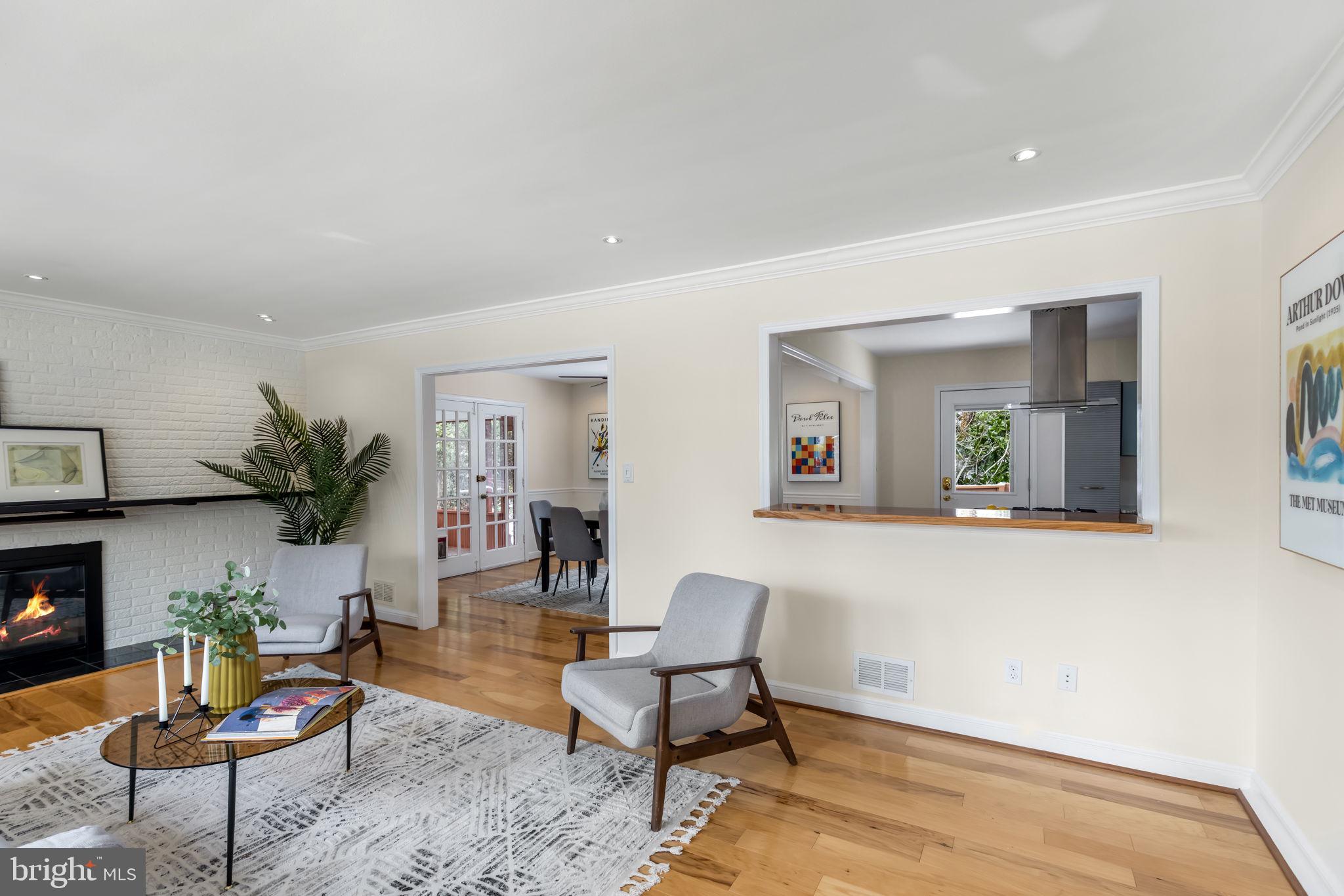 LAKE BARCROFT - Residential