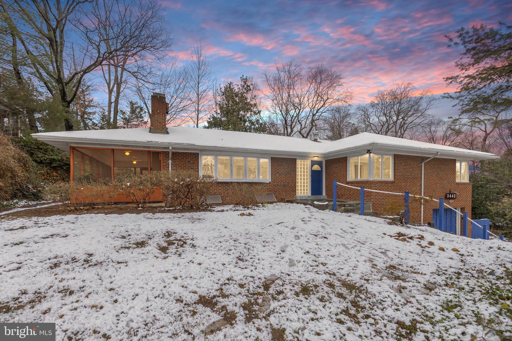 LAKE BARCROFT - Residential