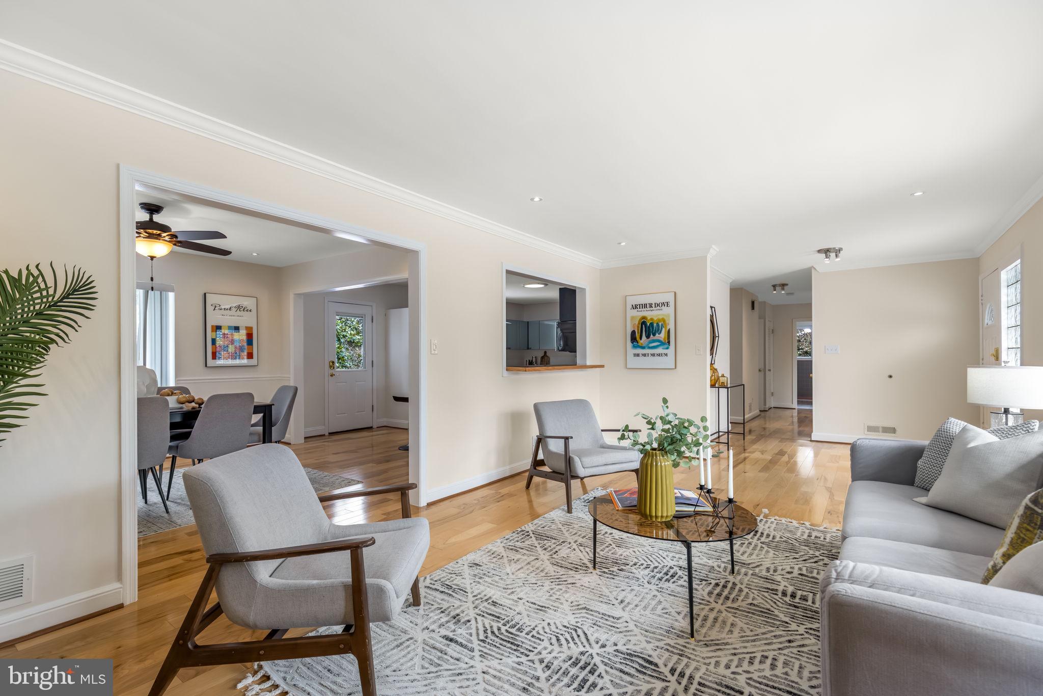 LAKE BARCROFT - Residential