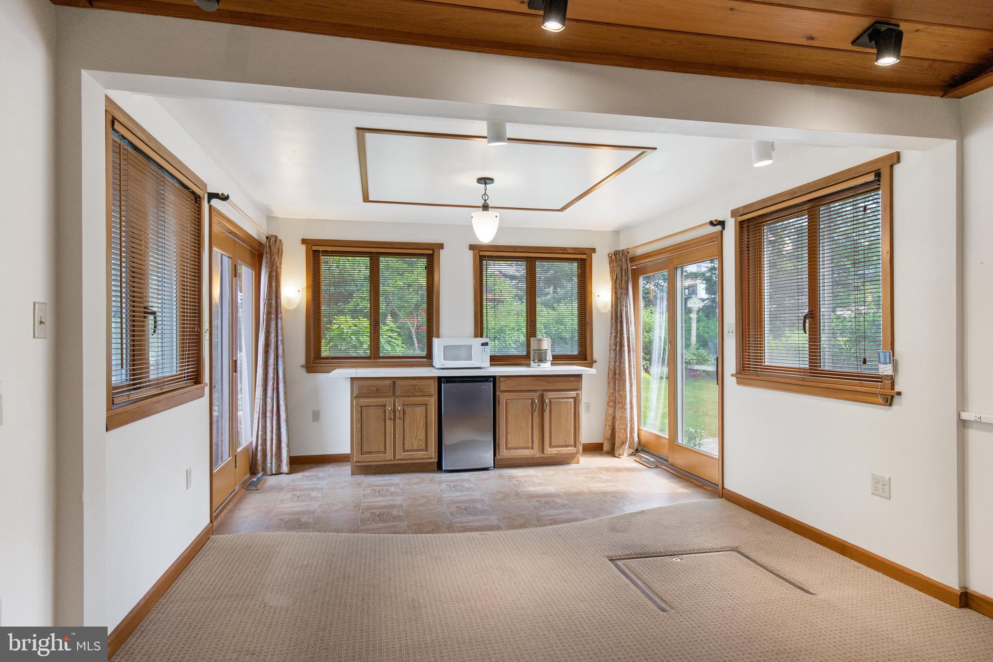 FALCON RIDGE - Residential