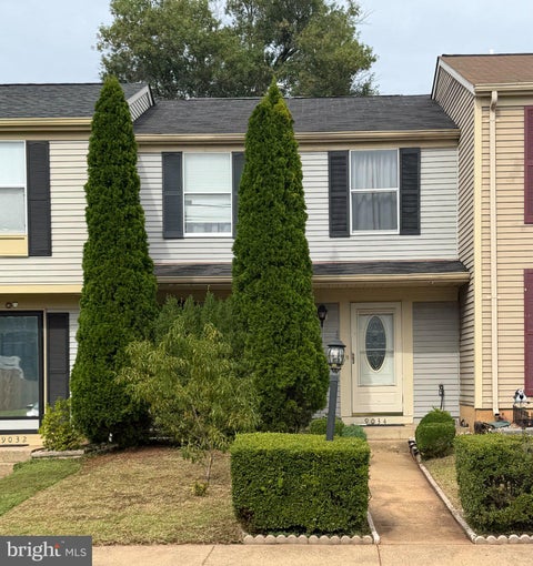 Townhouse For Sale - 9034 Saint Steven Court<br/> MANASSAS PARK, VA 20111