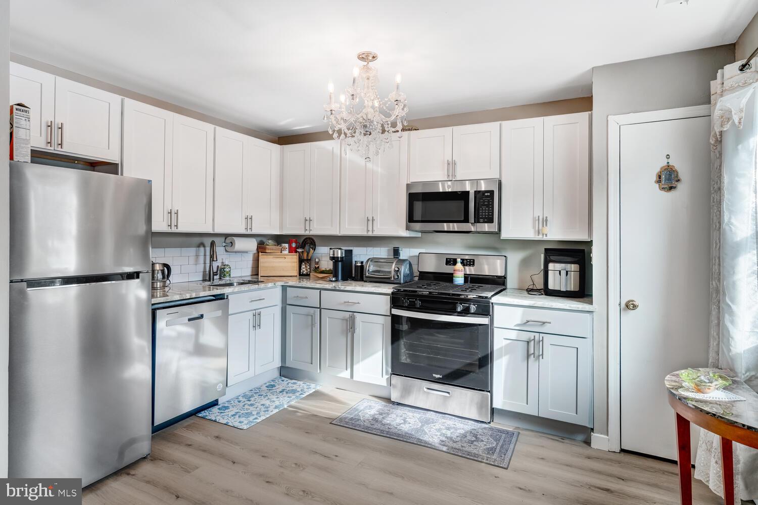 WALNUT ESTATES - Residential