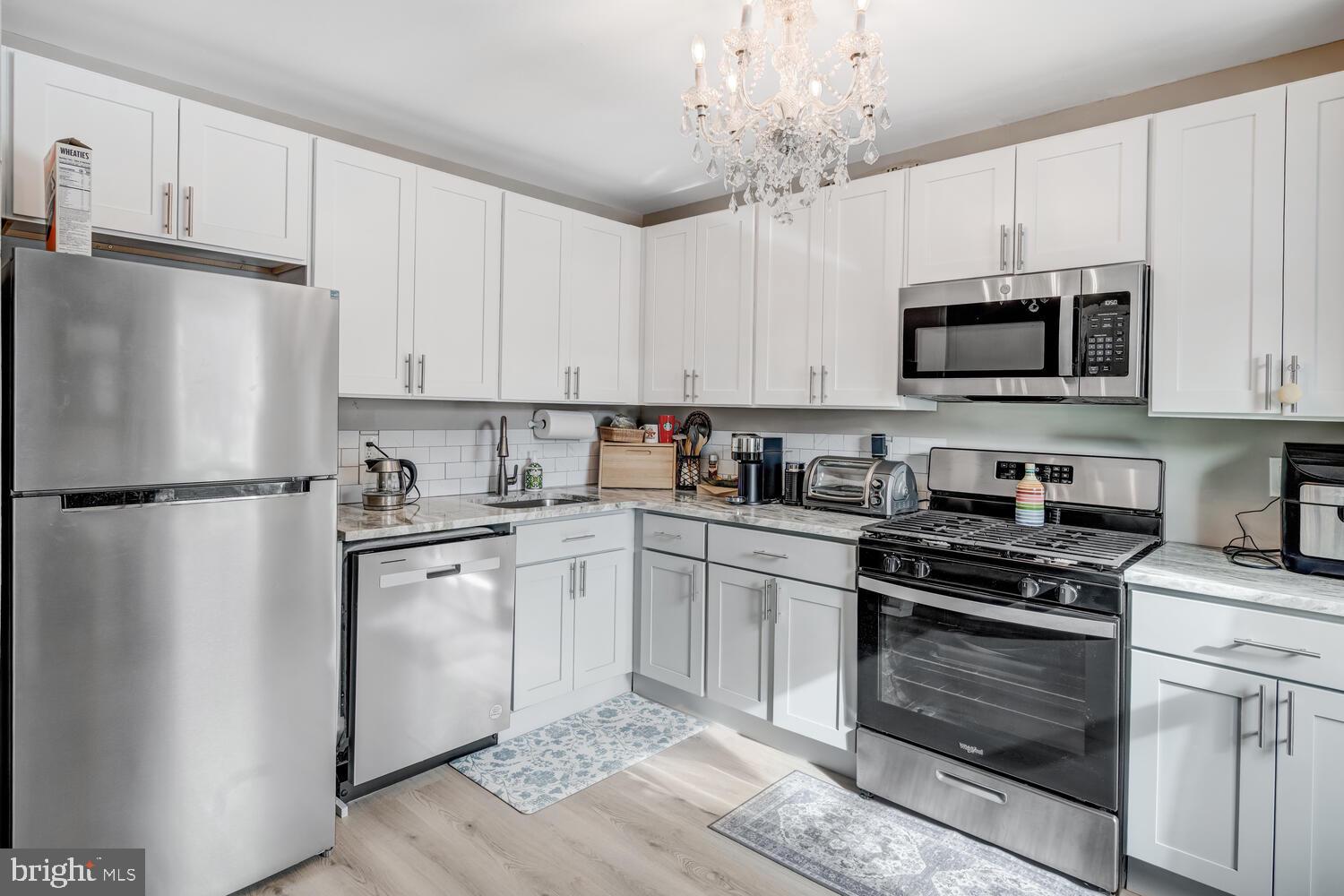 WALNUT ESTATES - Residential